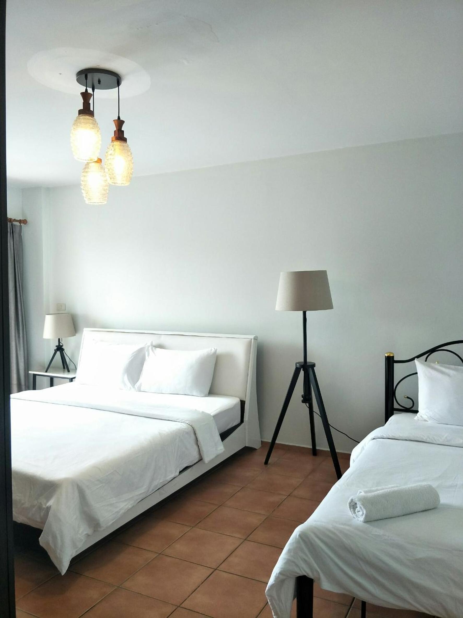 Lomsabai Apartments