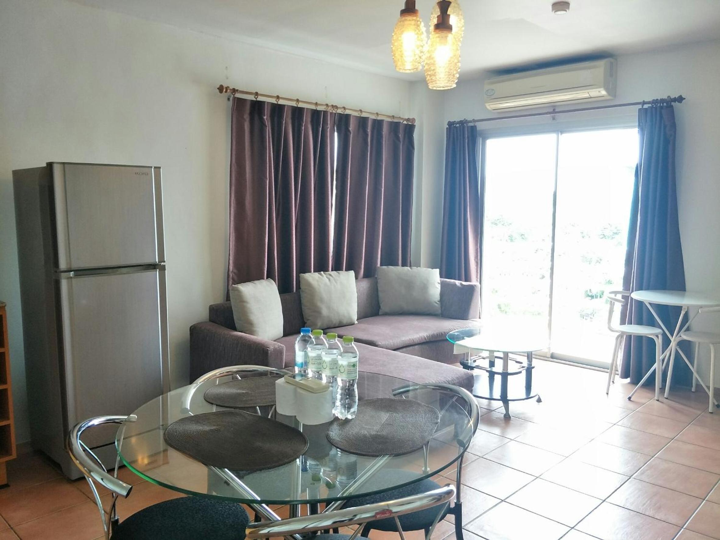 Lomsabai Apartments