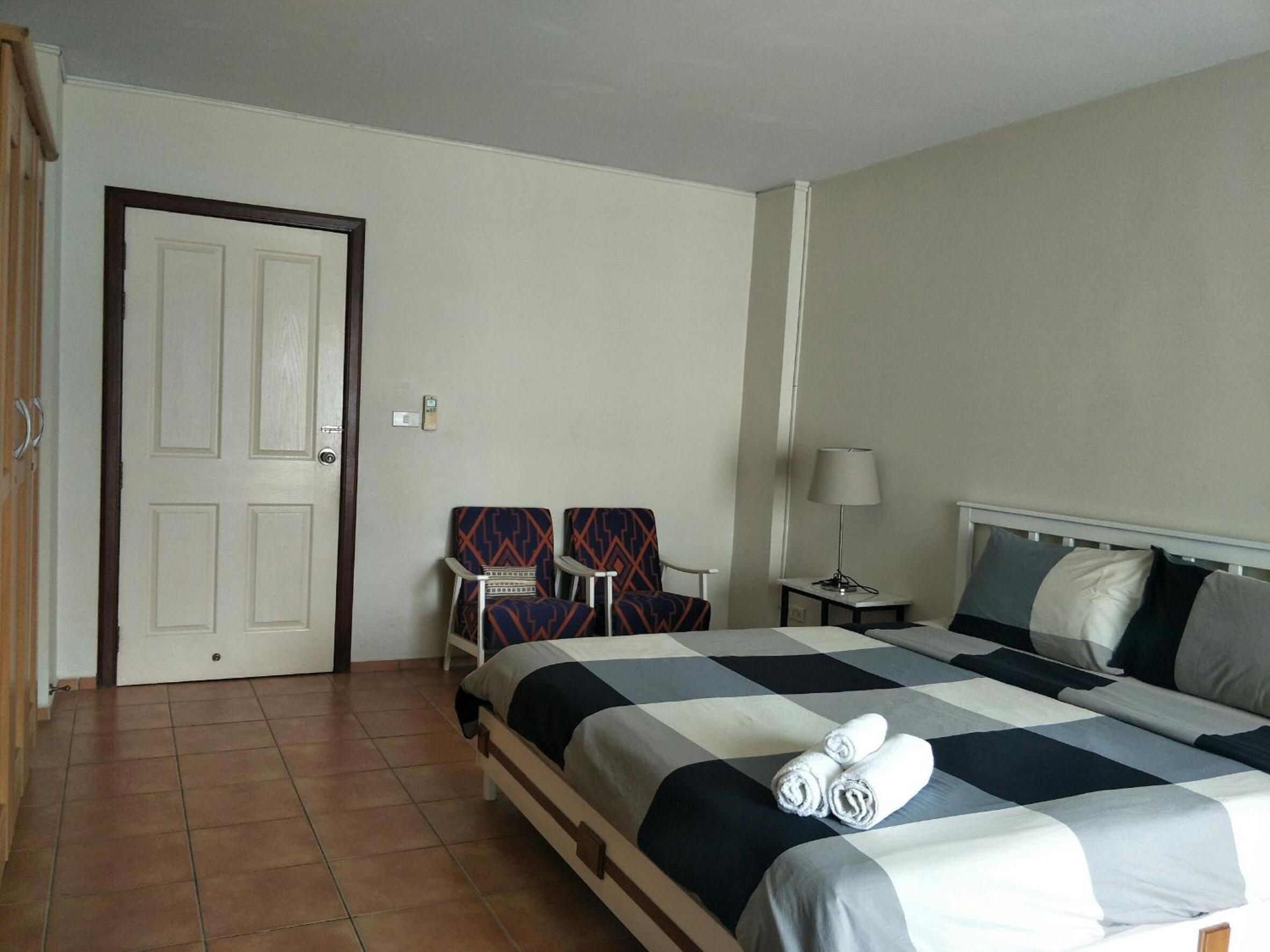 Lomsabai Apartments