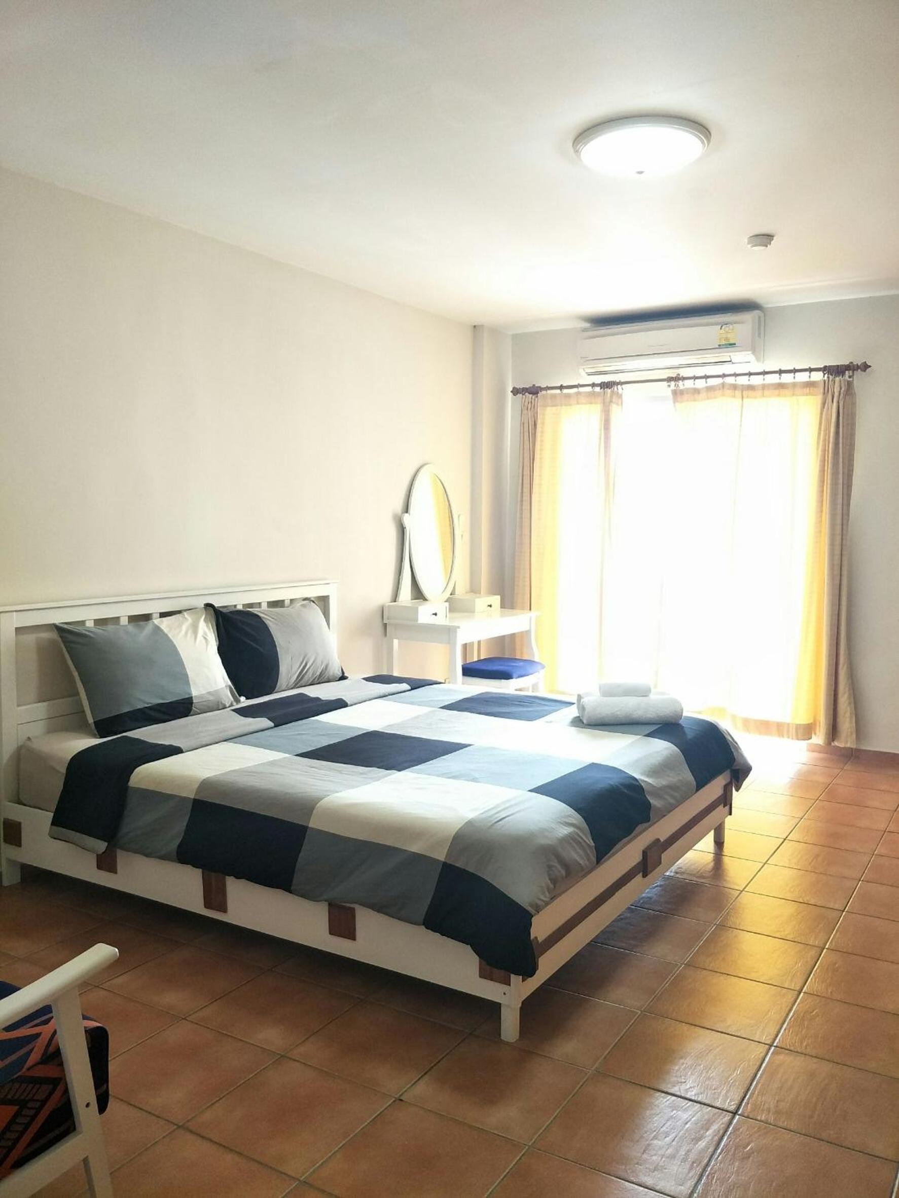 Lomsabai Apartments