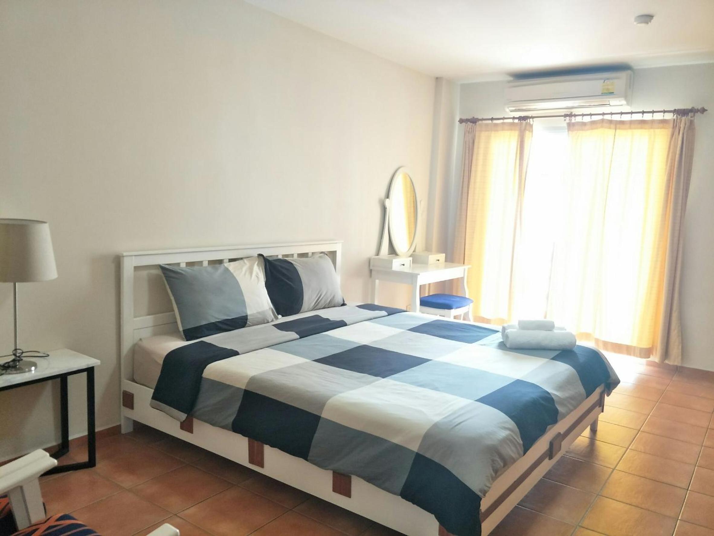 Lomsabai Apartments