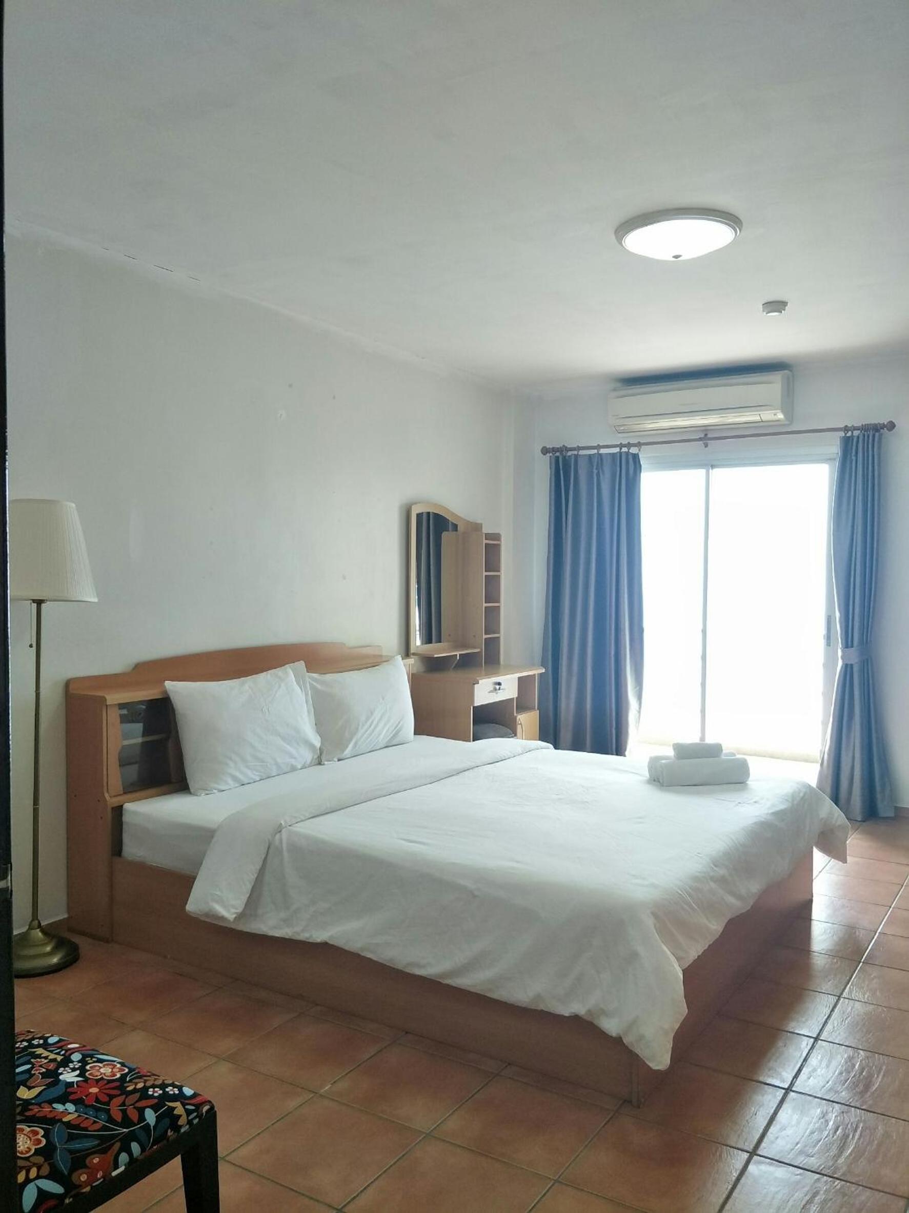 Lomsabai Apartments