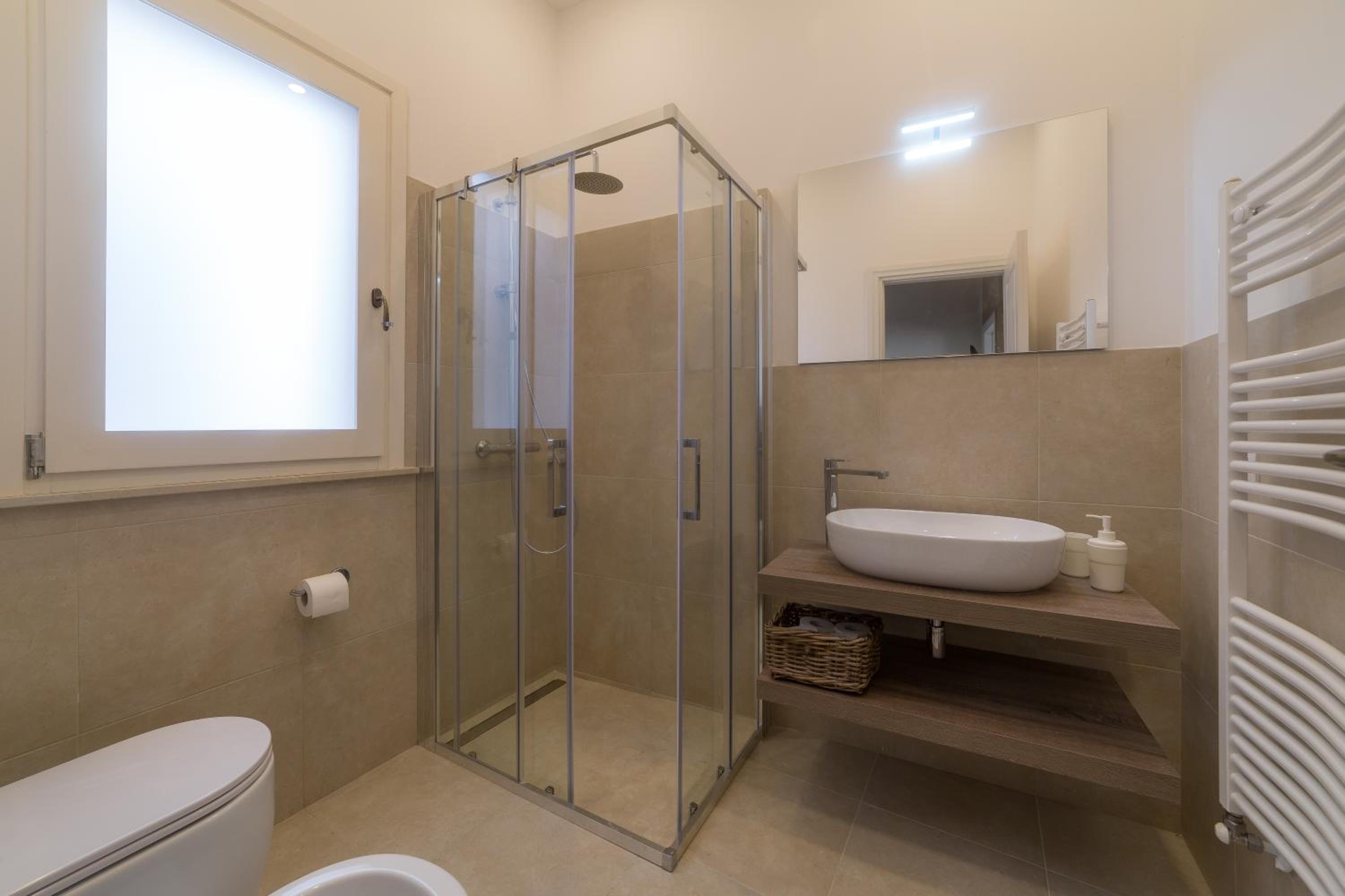 Central Apartments en Noto — bathroom