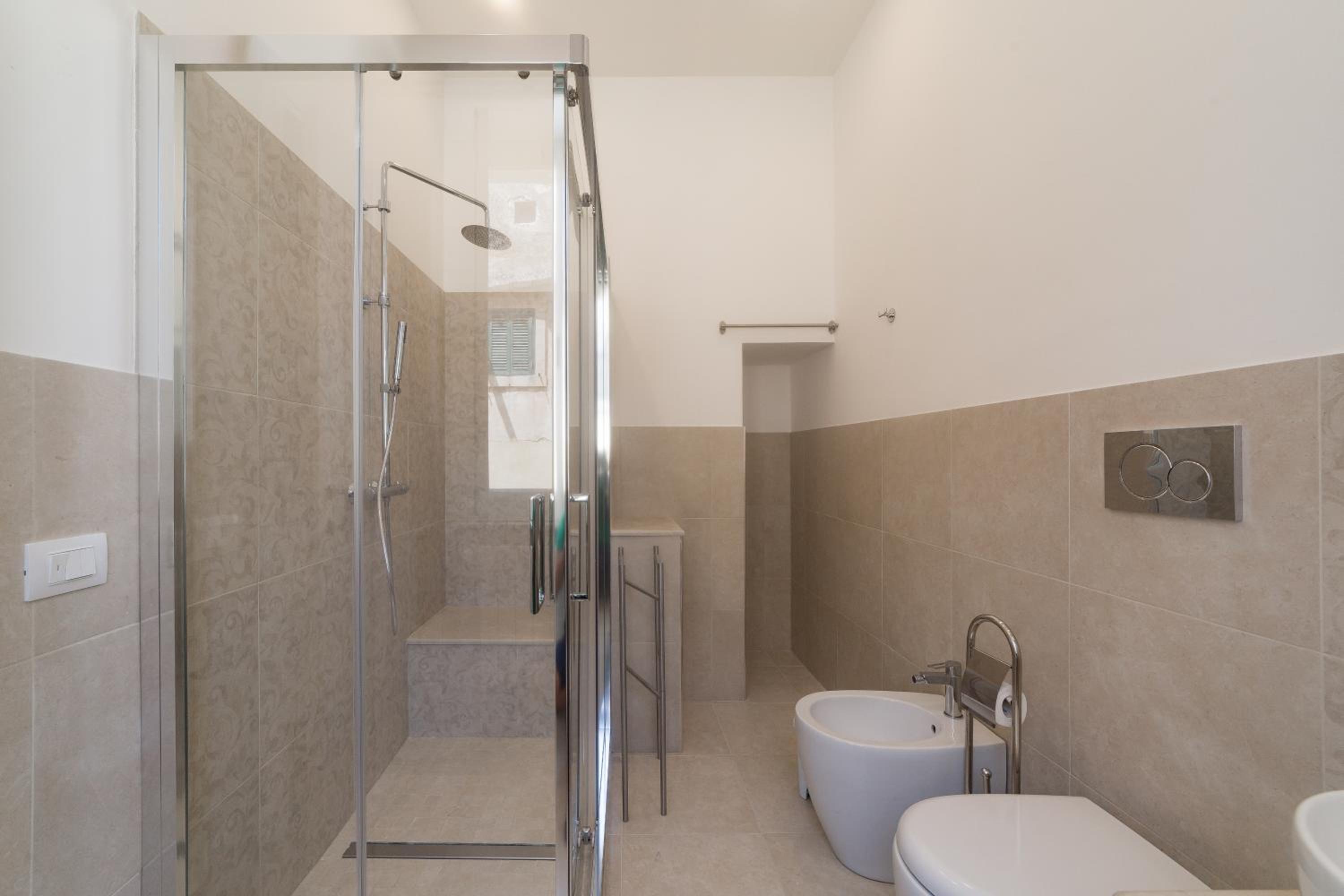 Central Apartments en Noto — bathroom