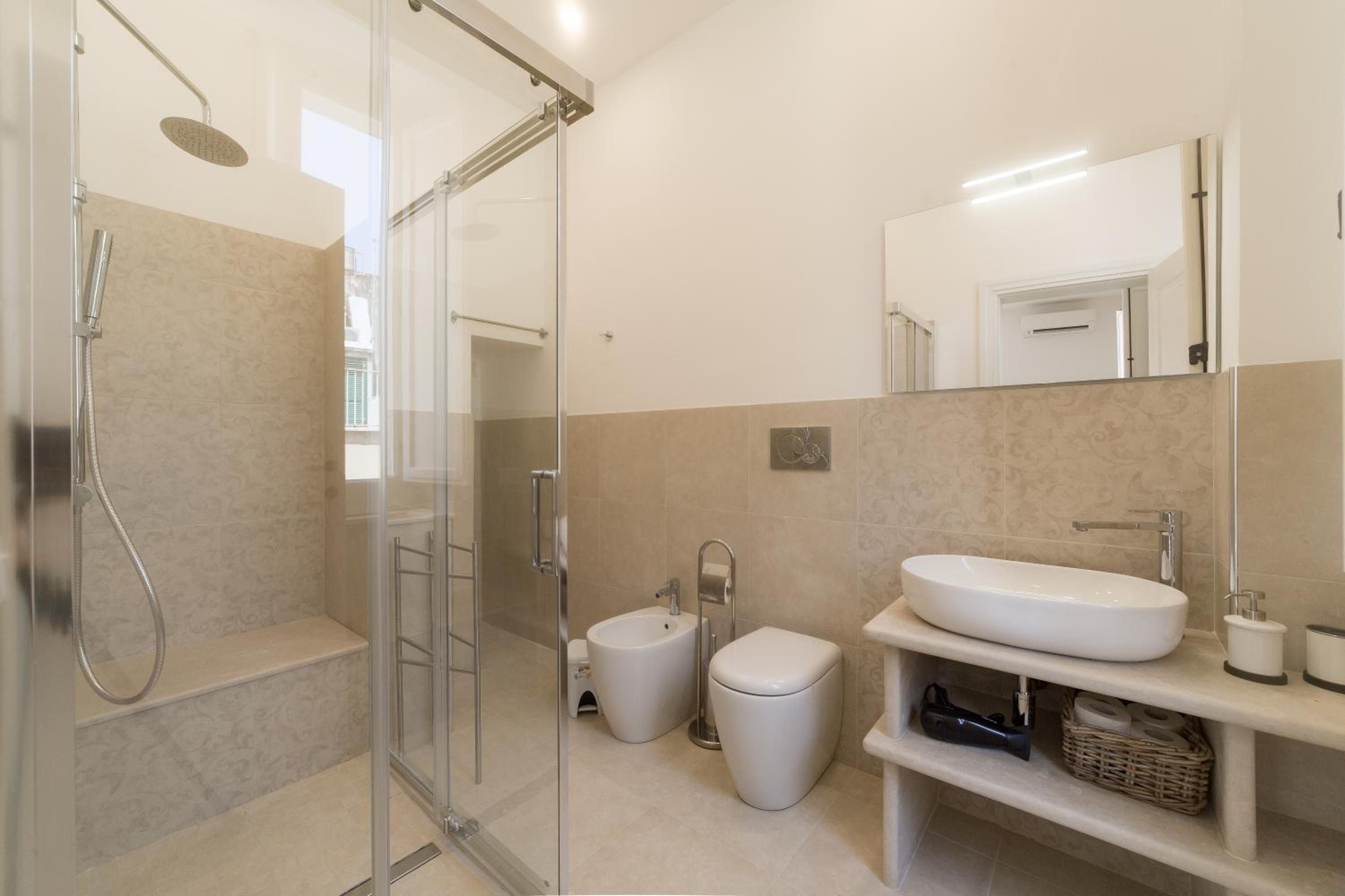 Central Apartments photo 2