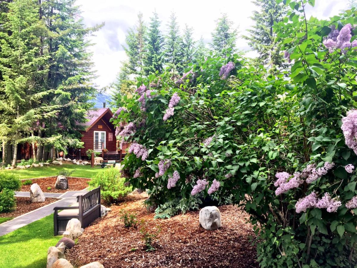 Golden Vacations - Cedar House Restaurant  Chalets - Property Image 7