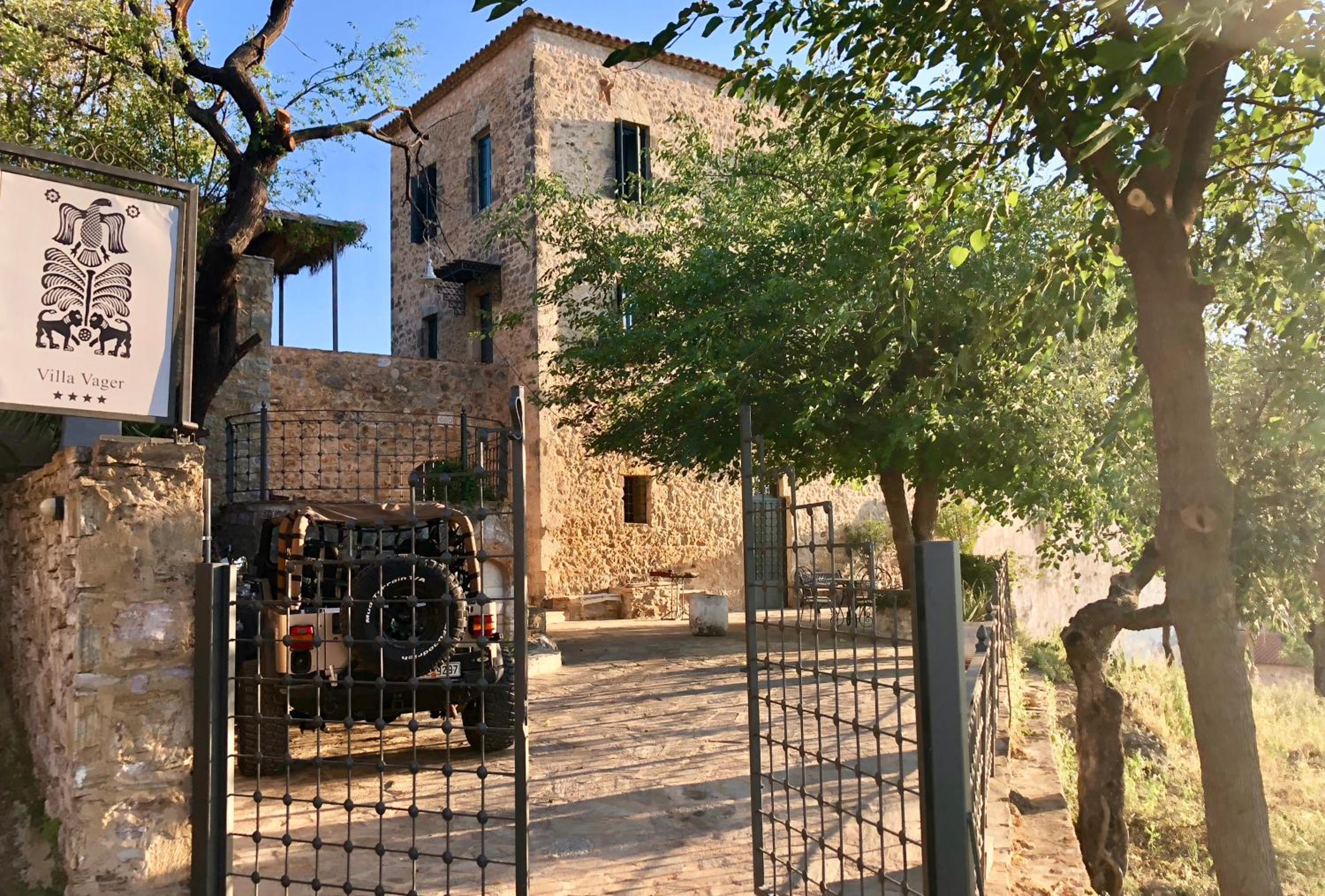 Hotel Villa Vager Mani Hotel - Image 1