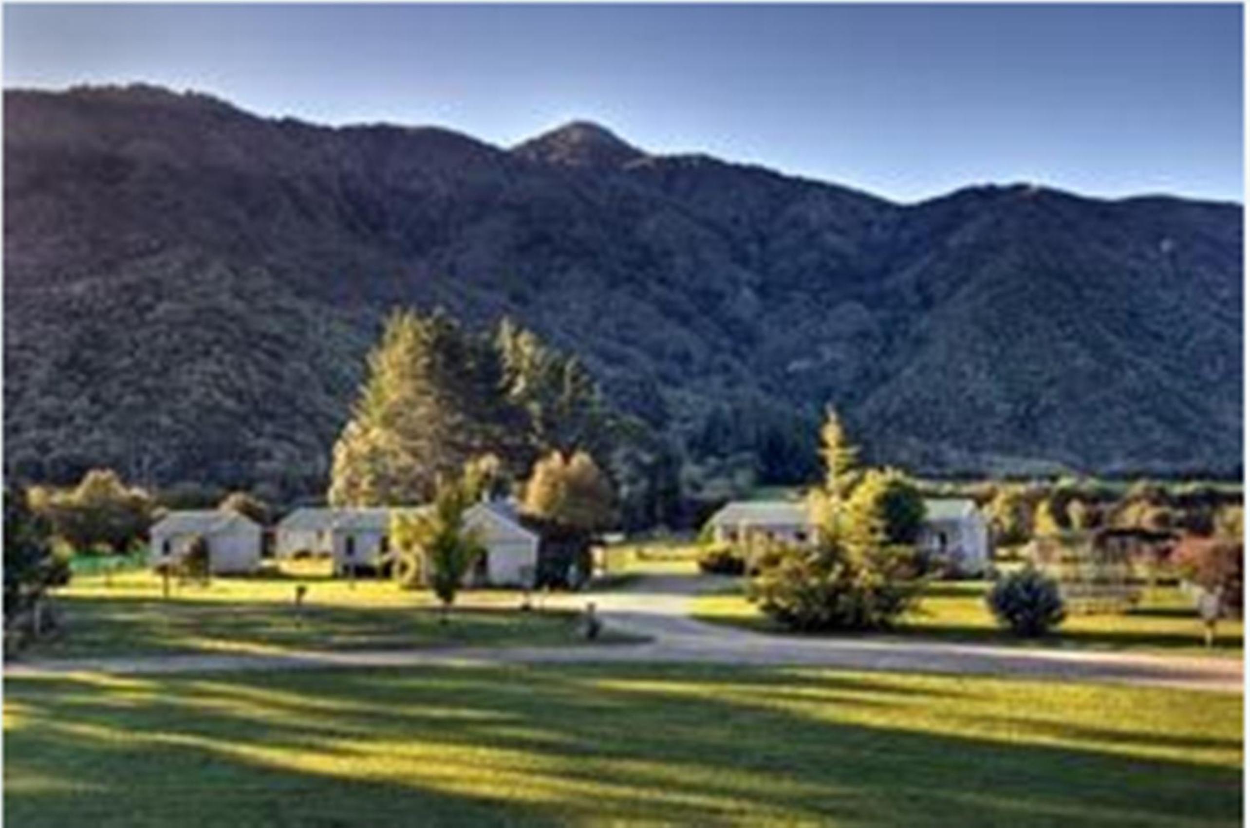 Smiths Farm Holiday Park 1