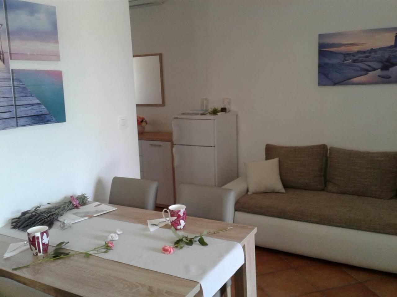 Photo 33