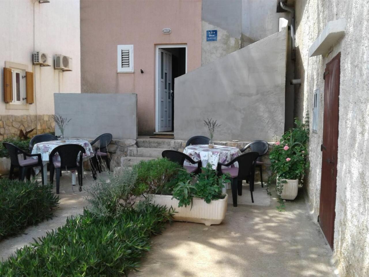 Apartment Romana view 3