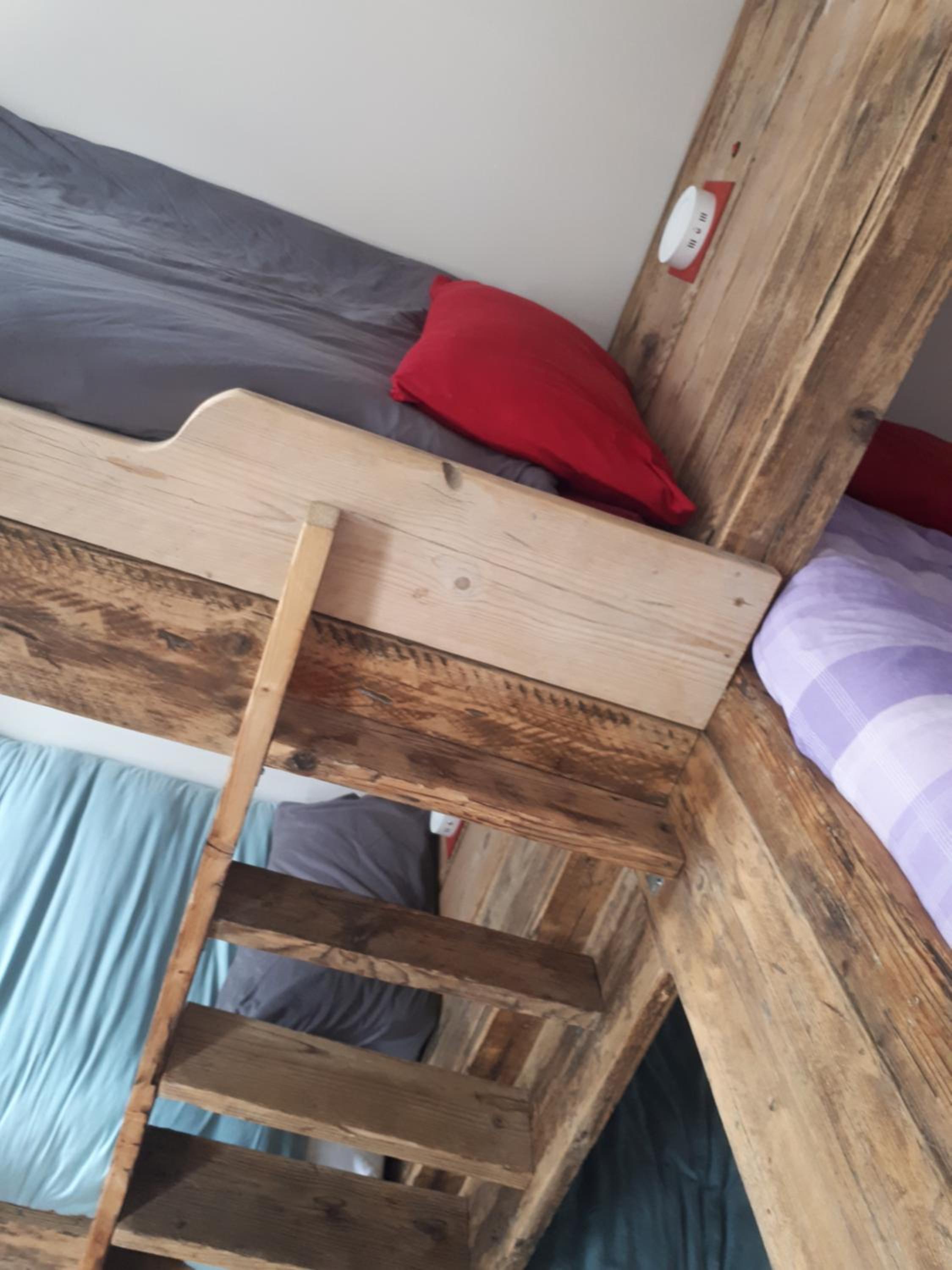 Ty Glyndwr Bunkhouse, Bar and cafe