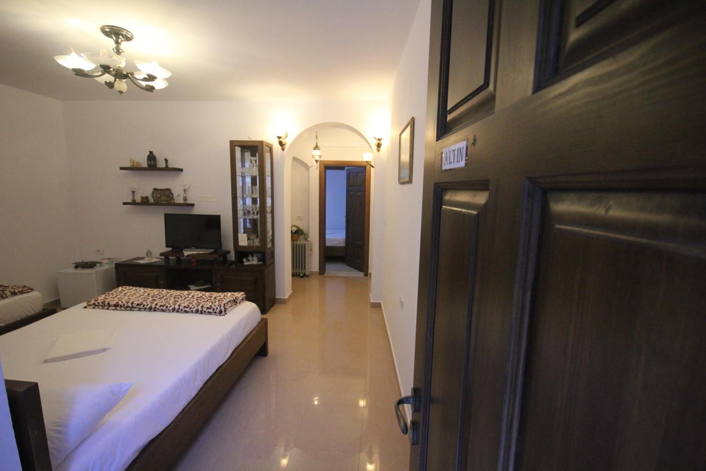 Apartment Altin in old town
