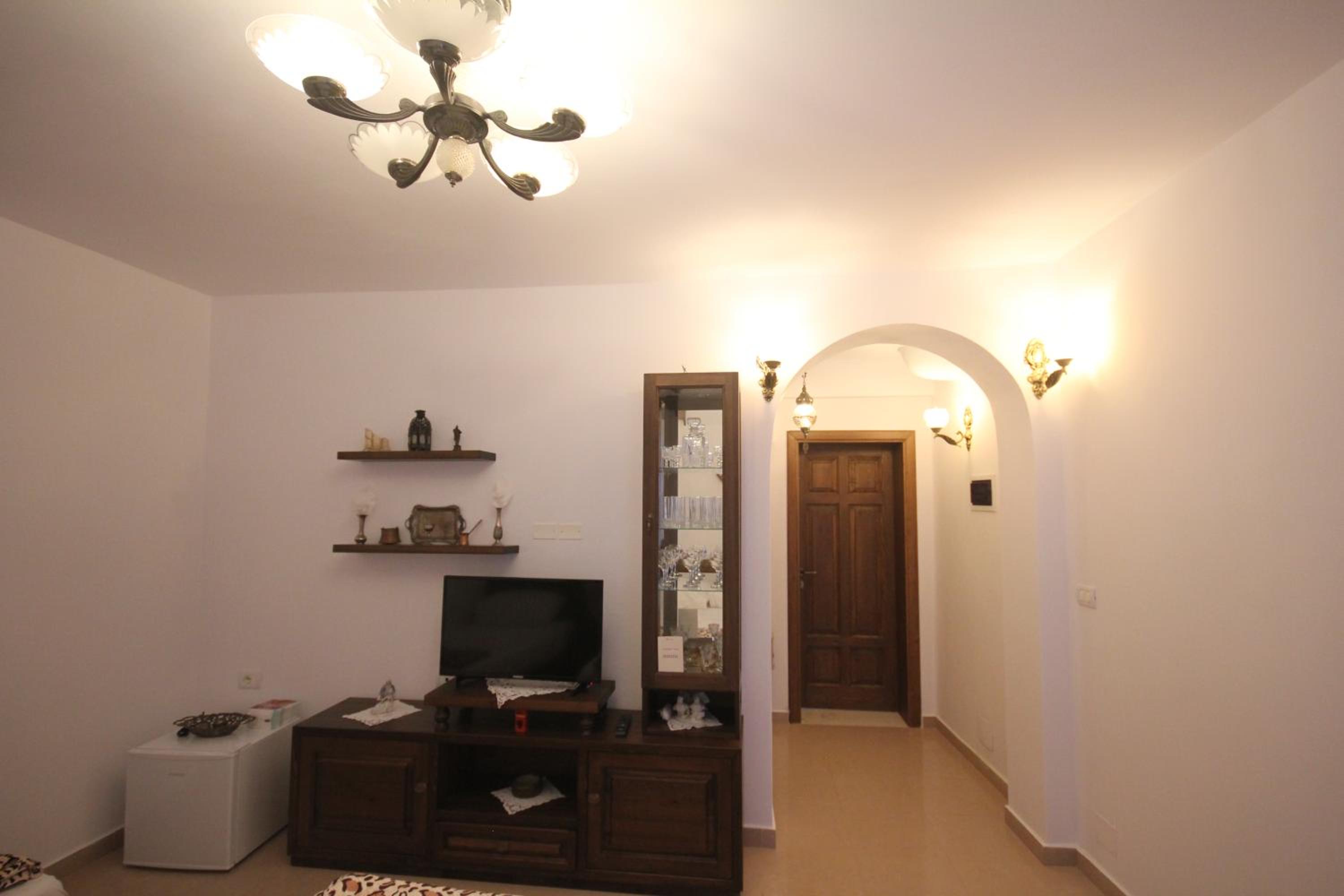 Apartment Altin in old town