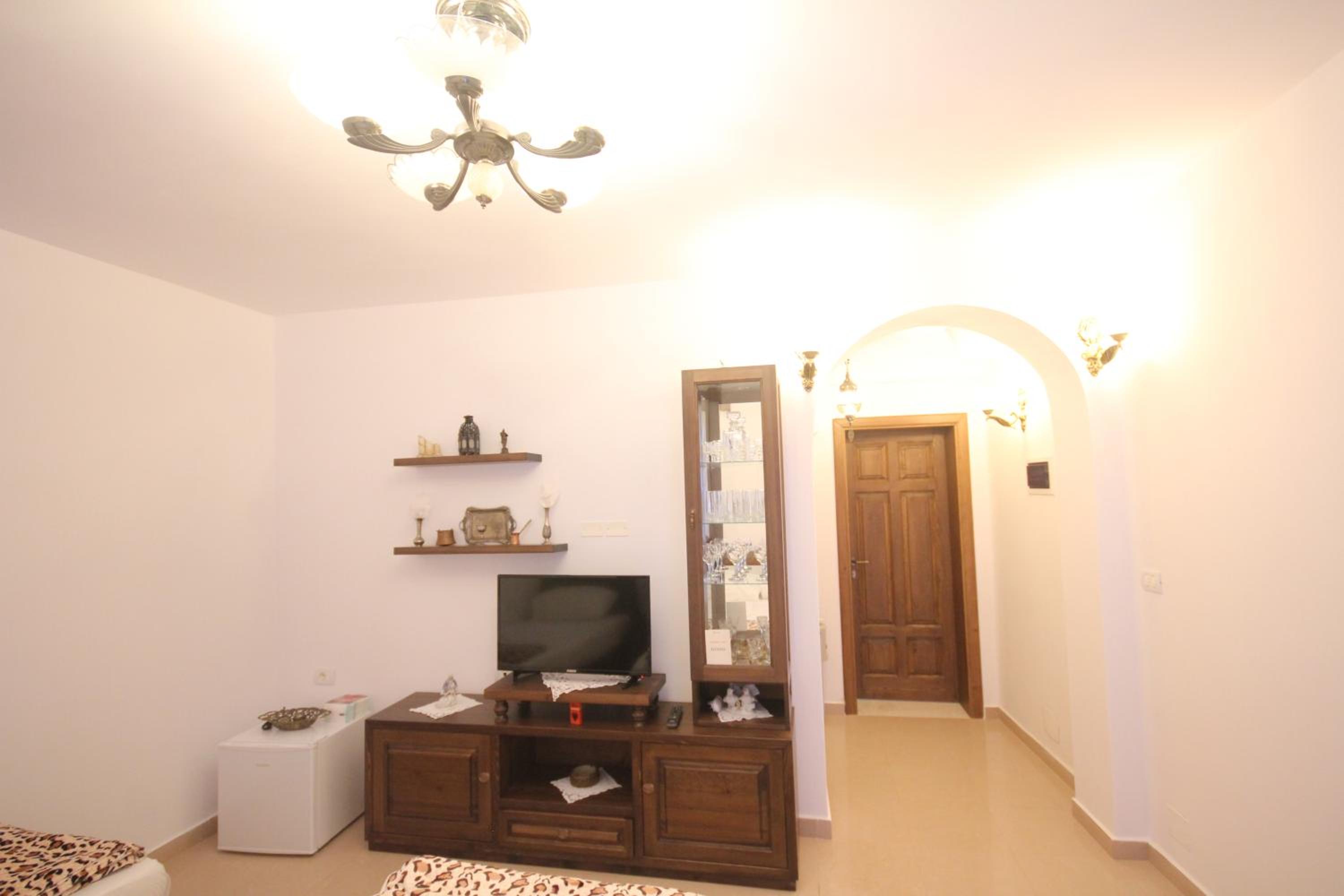 Apartment Altin in old town