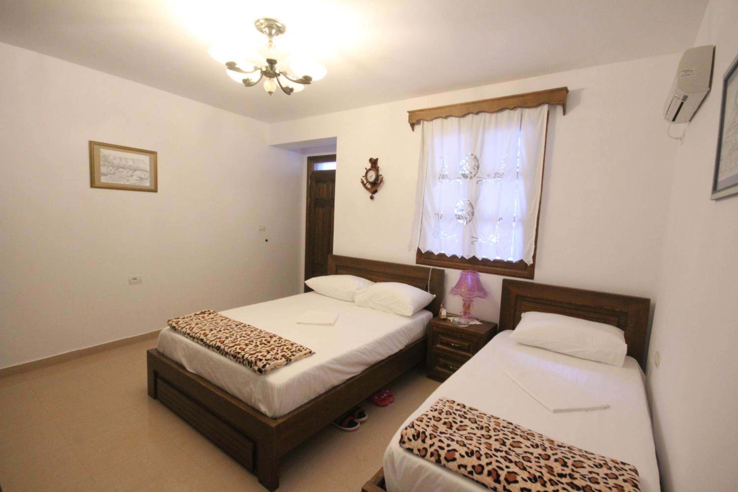 Apartment Altin in old town