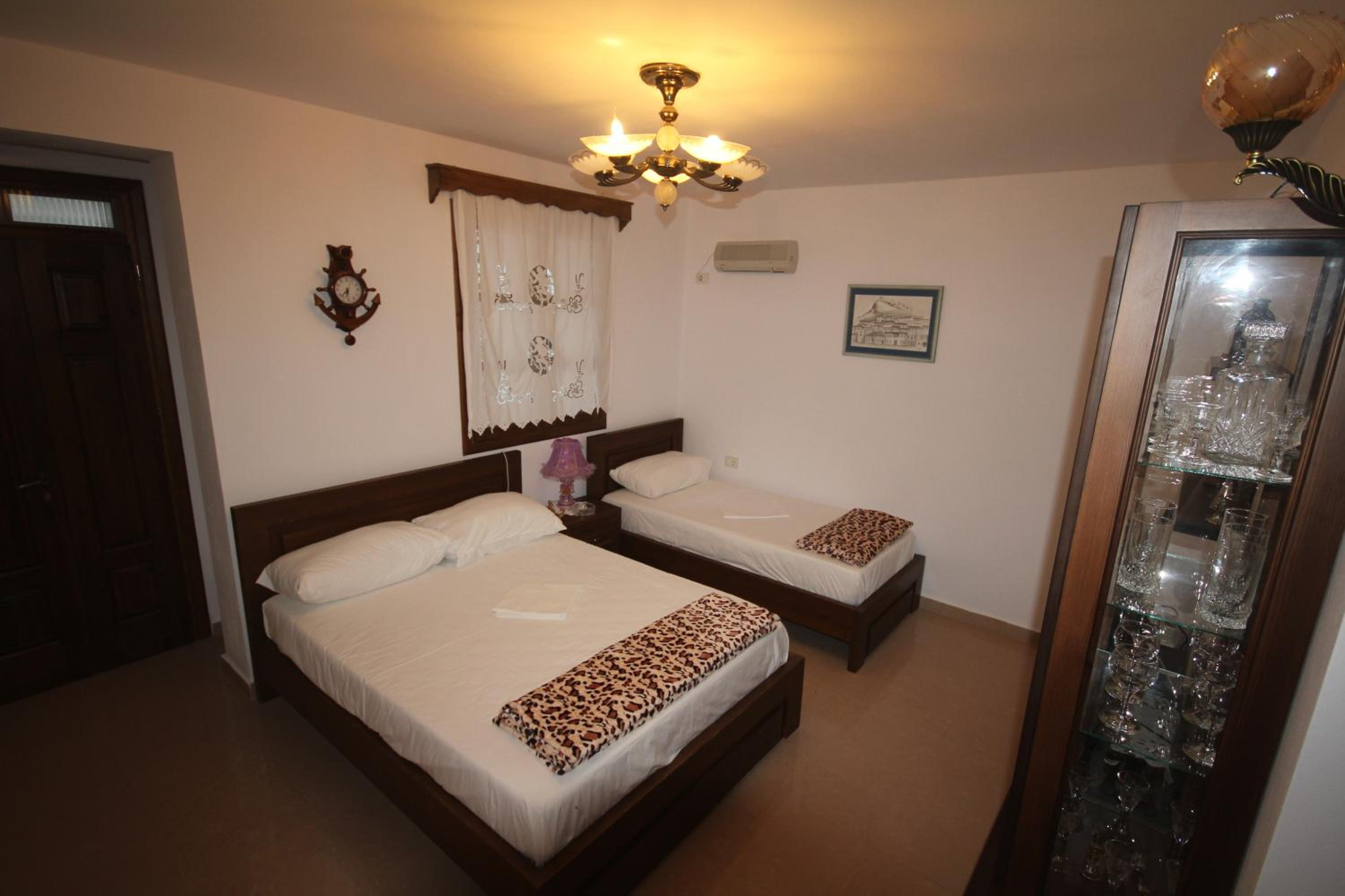 Apartment Altin in old town