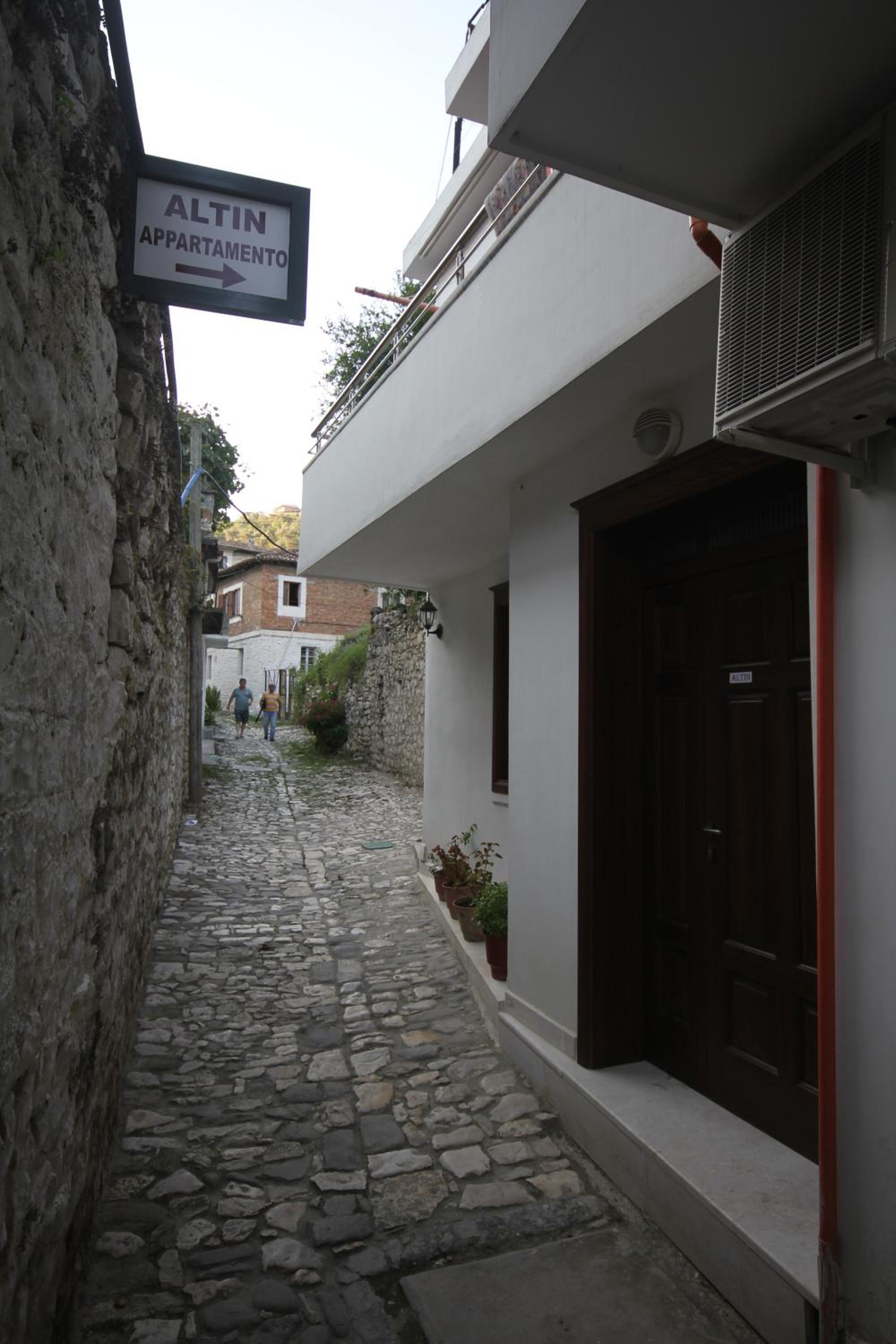 Apartment Altin in old town