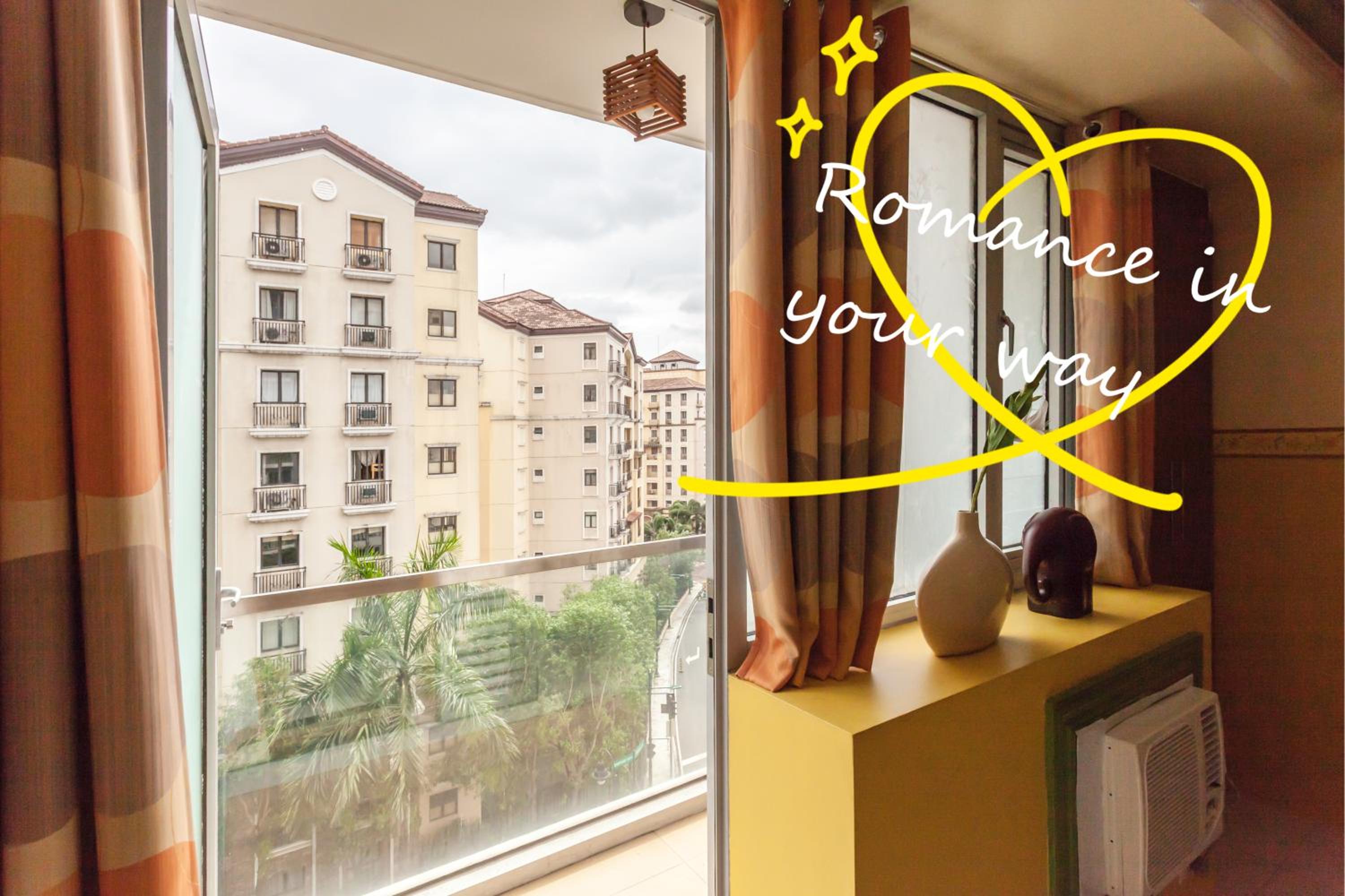 Cozy Layover Condo 8-min Walk to Terminal 3 view 5