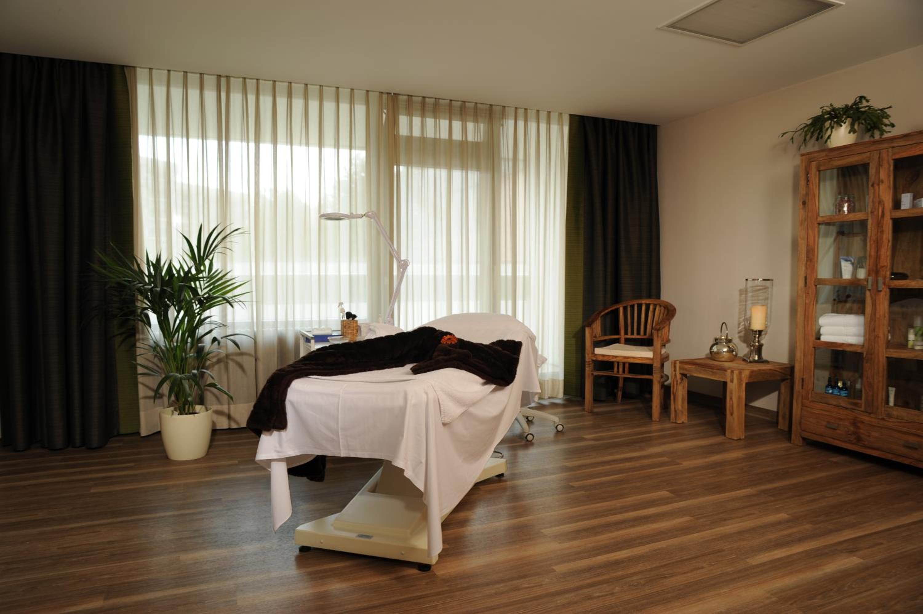 Hotel Sonnenhugel - Property Image 11
