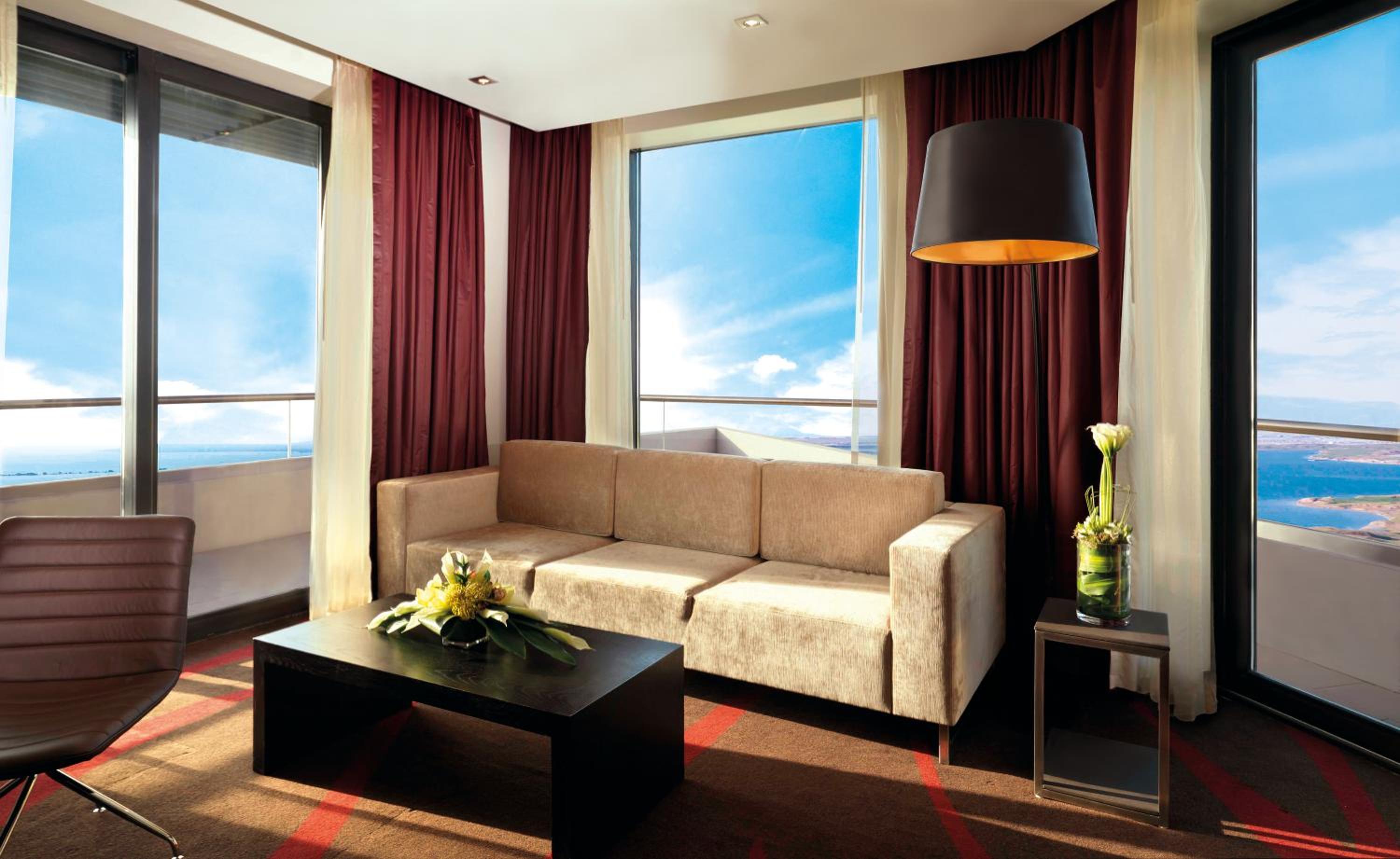 Yas Plaza Mangroves by IHG