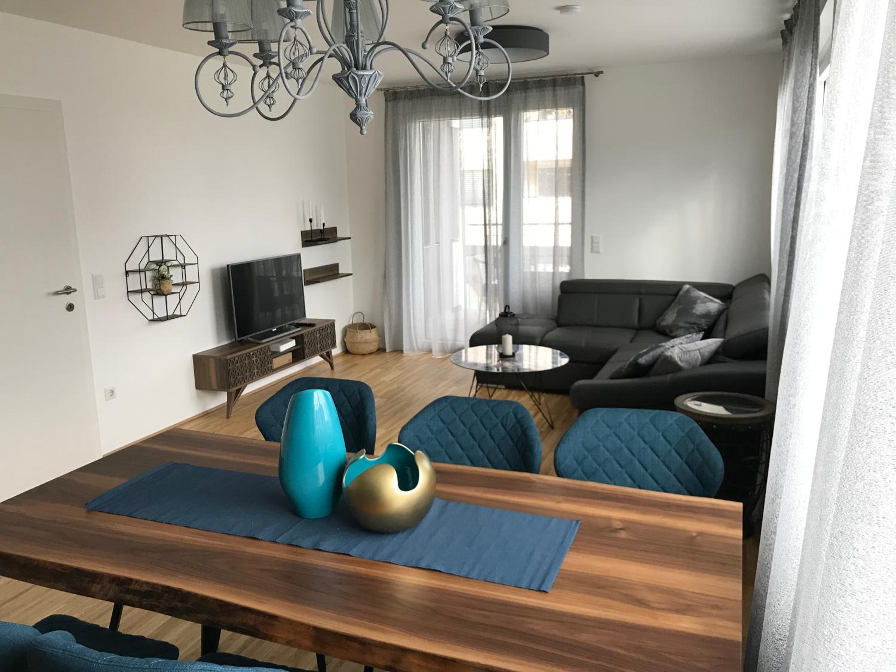 Vienna Hauptbanhof and Belvedere two bedroom apartment