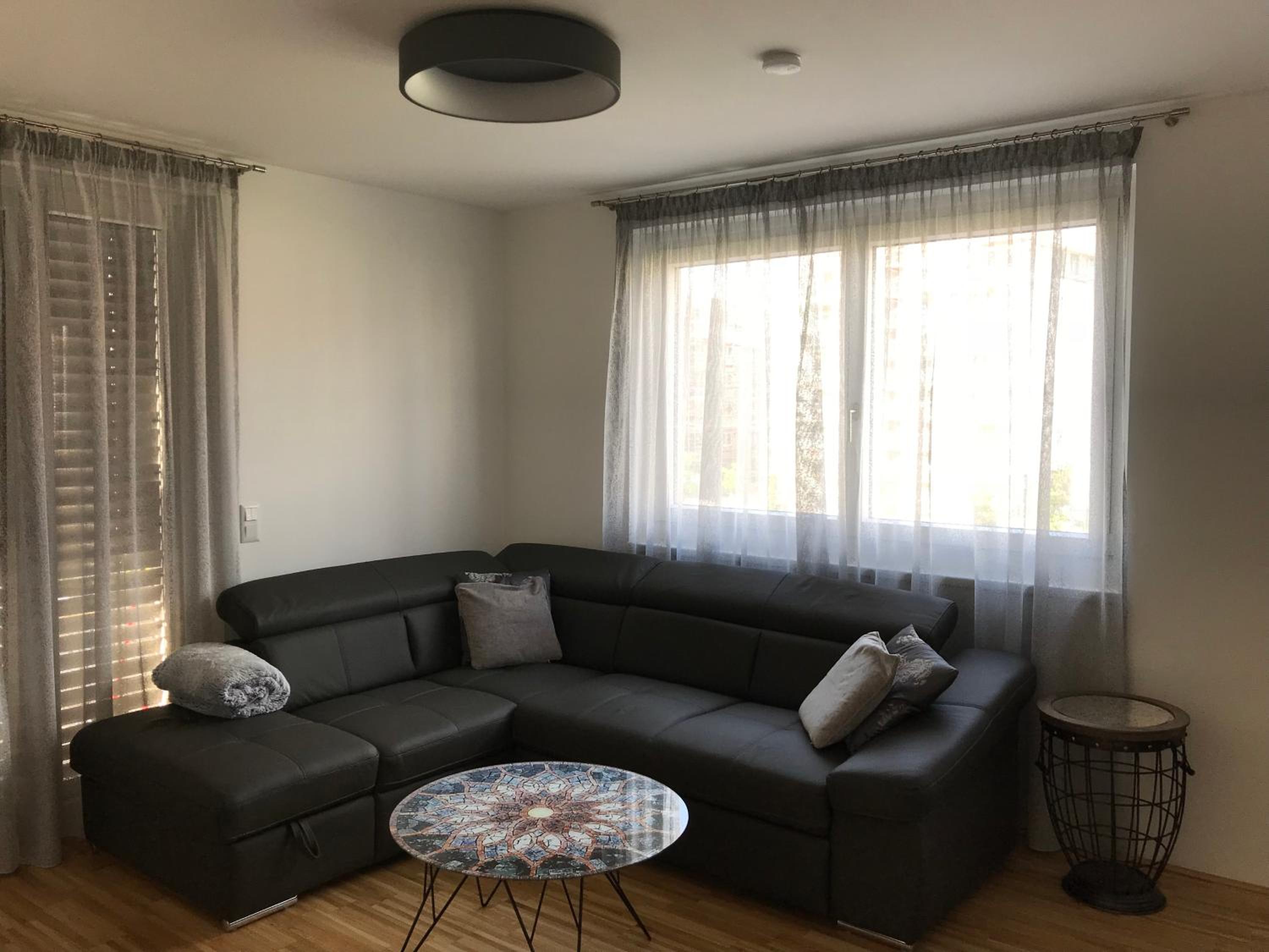 Vienna Hauptbanhof and Belvedere two bedroom apartment