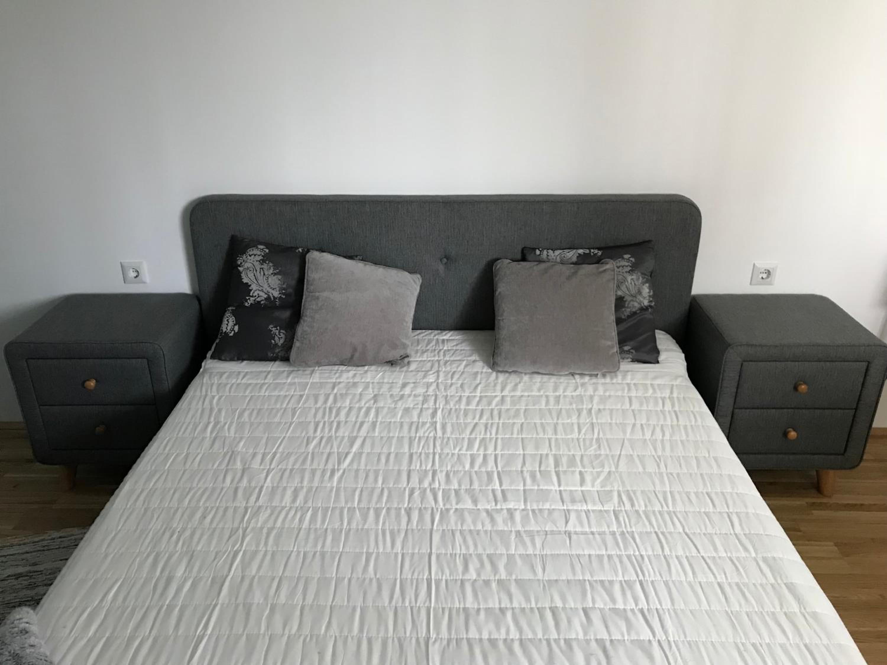 Vienna Hauptbanhof and Belvedere two bedroom apartment