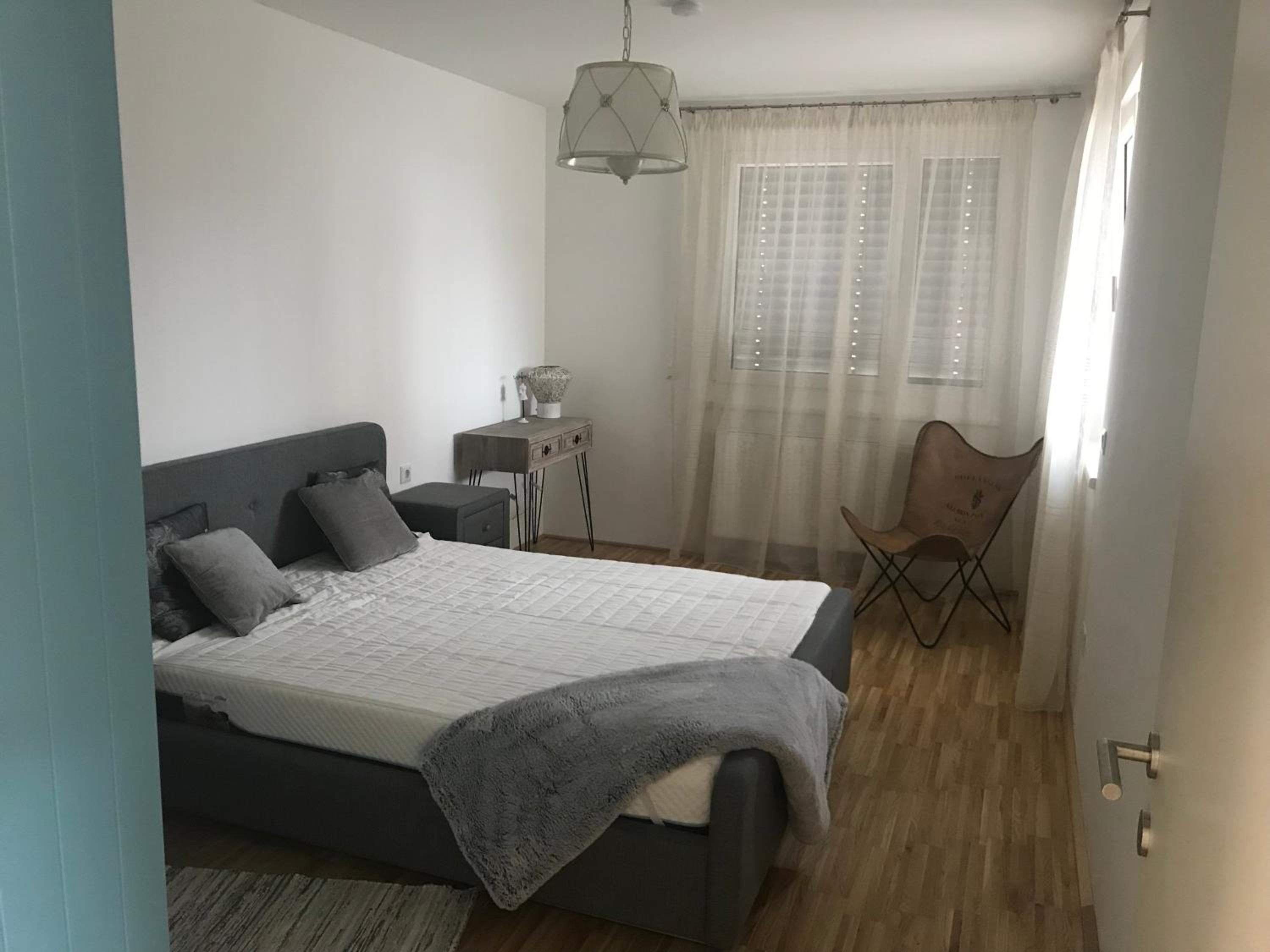 Vienna Hauptbanhof and Belvedere two bedroom apartment
