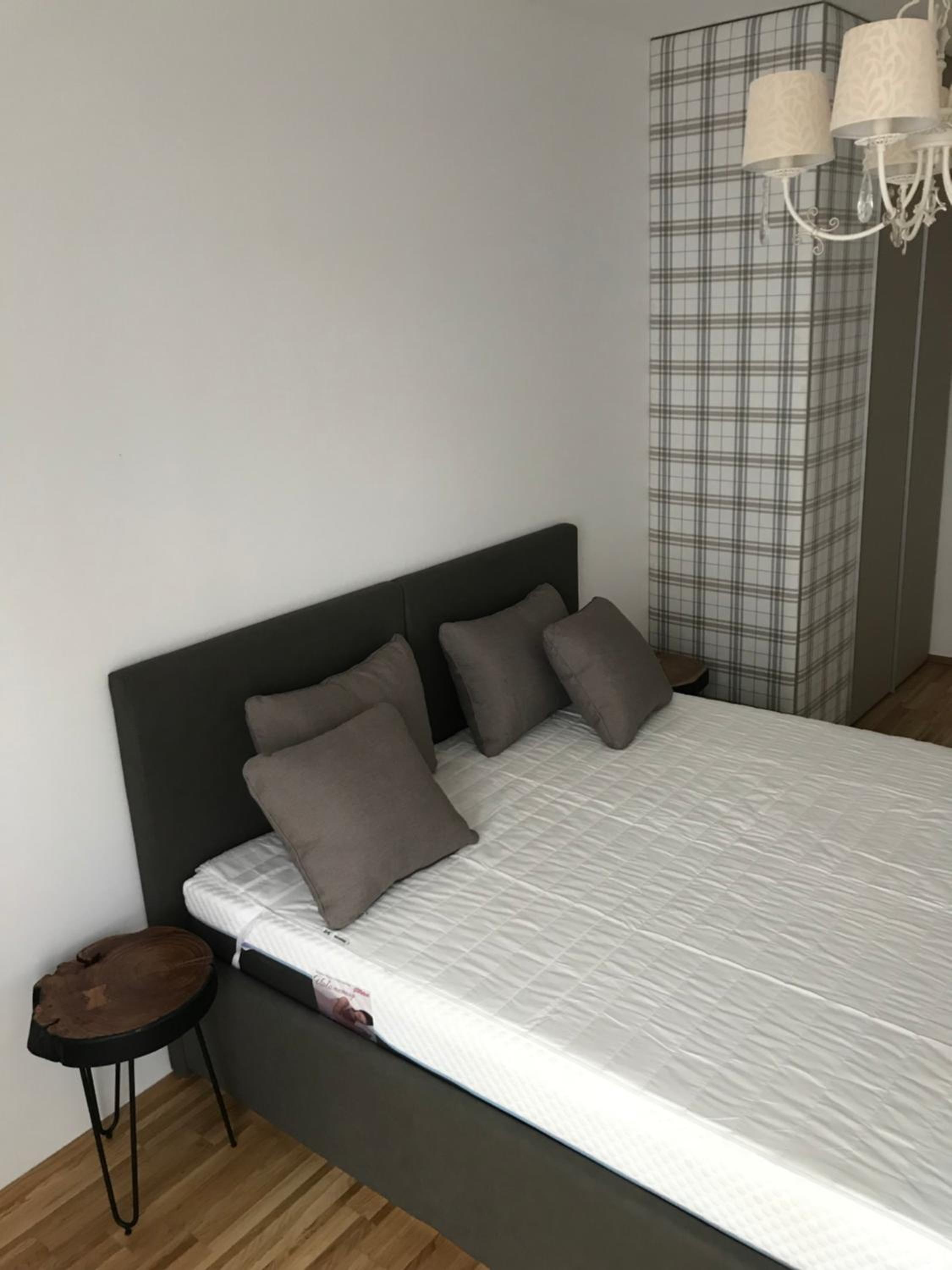 Vienna Hauptbanhof and Belvedere two bedroom apartment