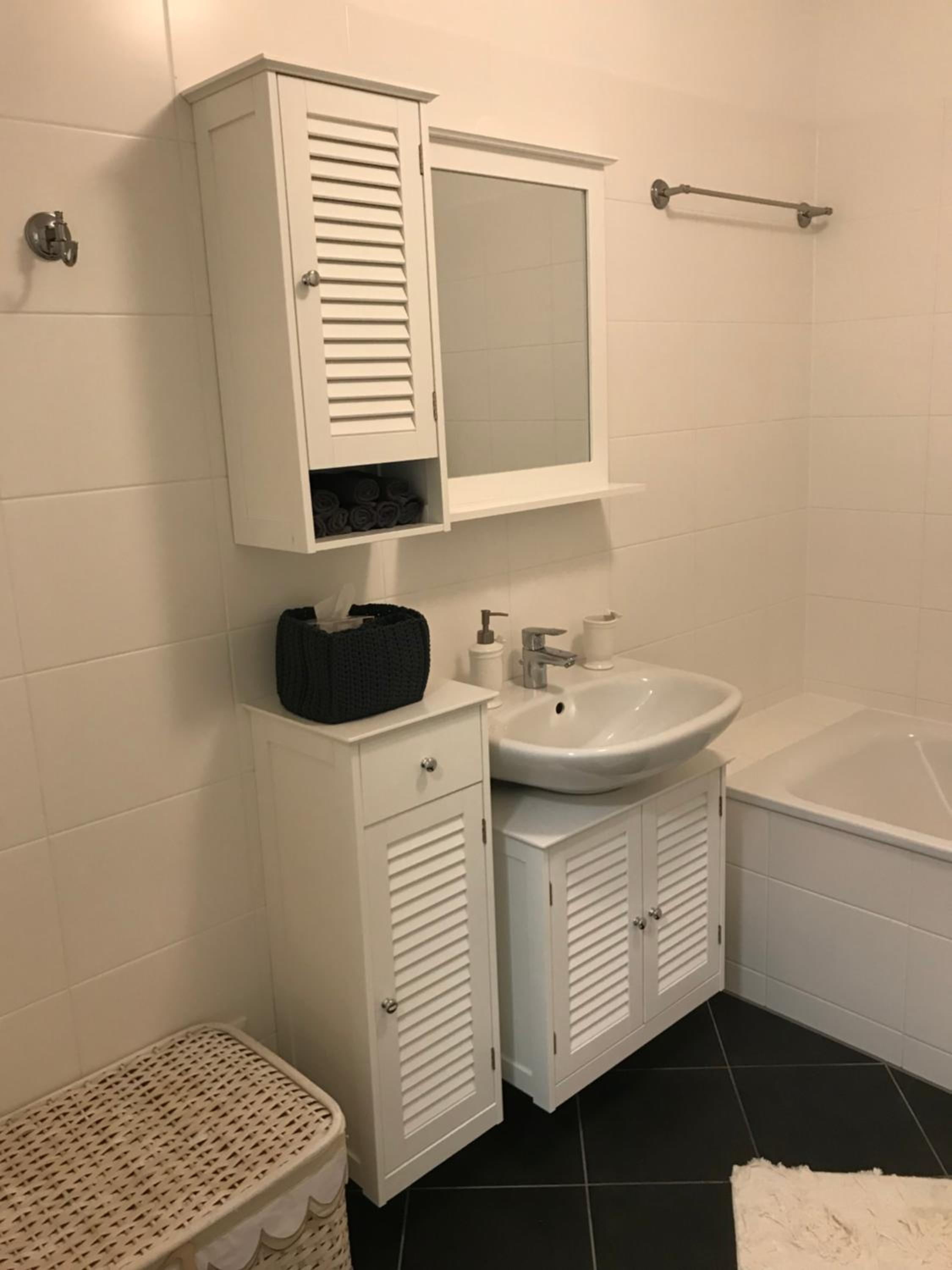 Vienna Hauptbanhof and Belvedere two bedroom apartment