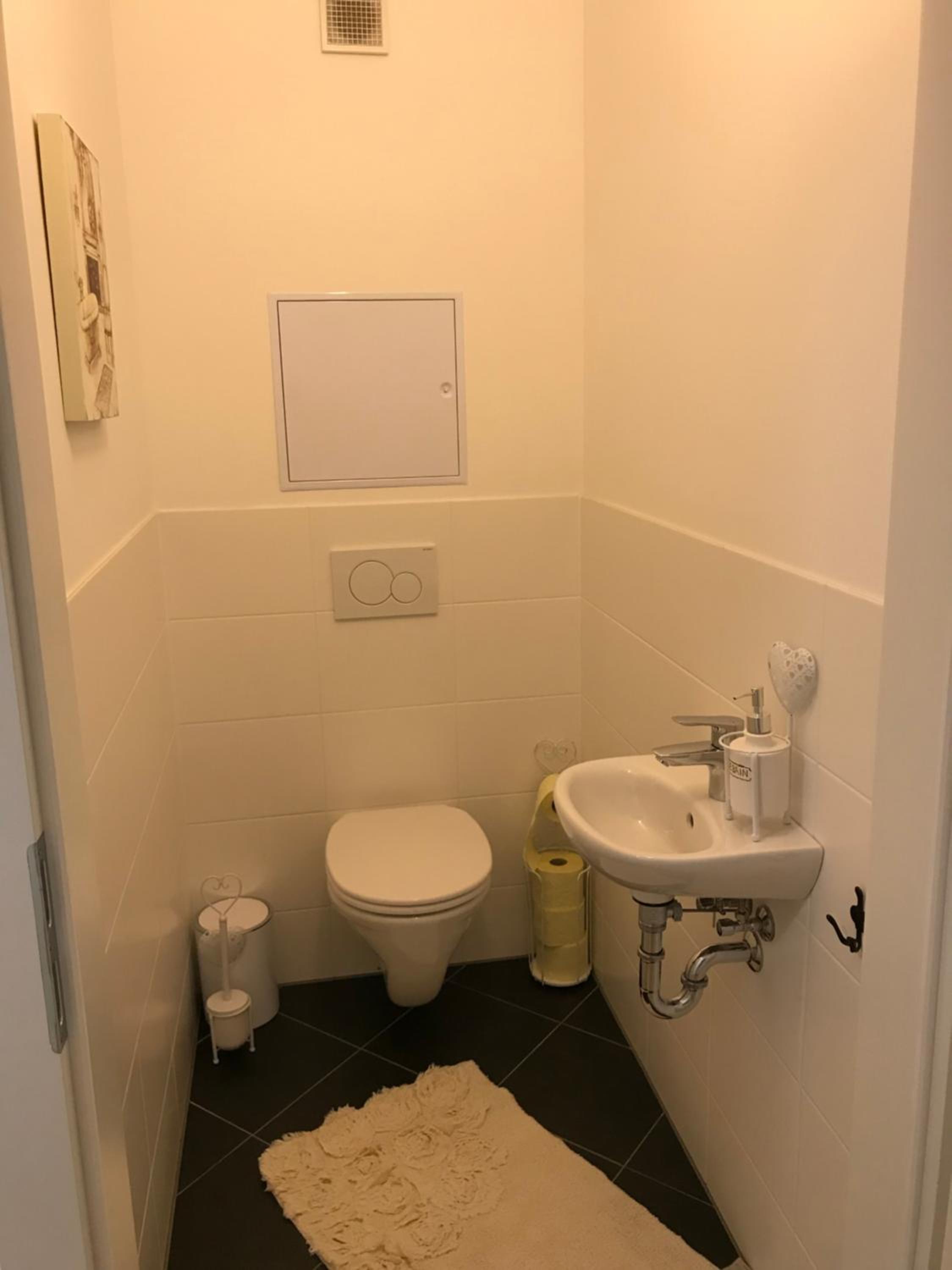 Vienna Hauptbanhof and Belvedere two bedroom apartment