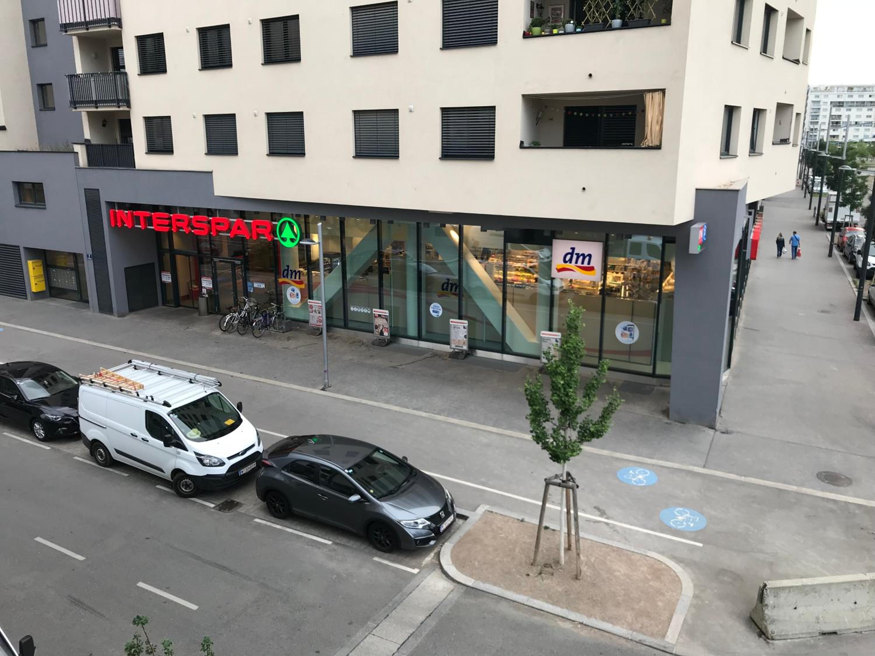 Vienna Hauptbanhof and Belvedere two bedroom apartment