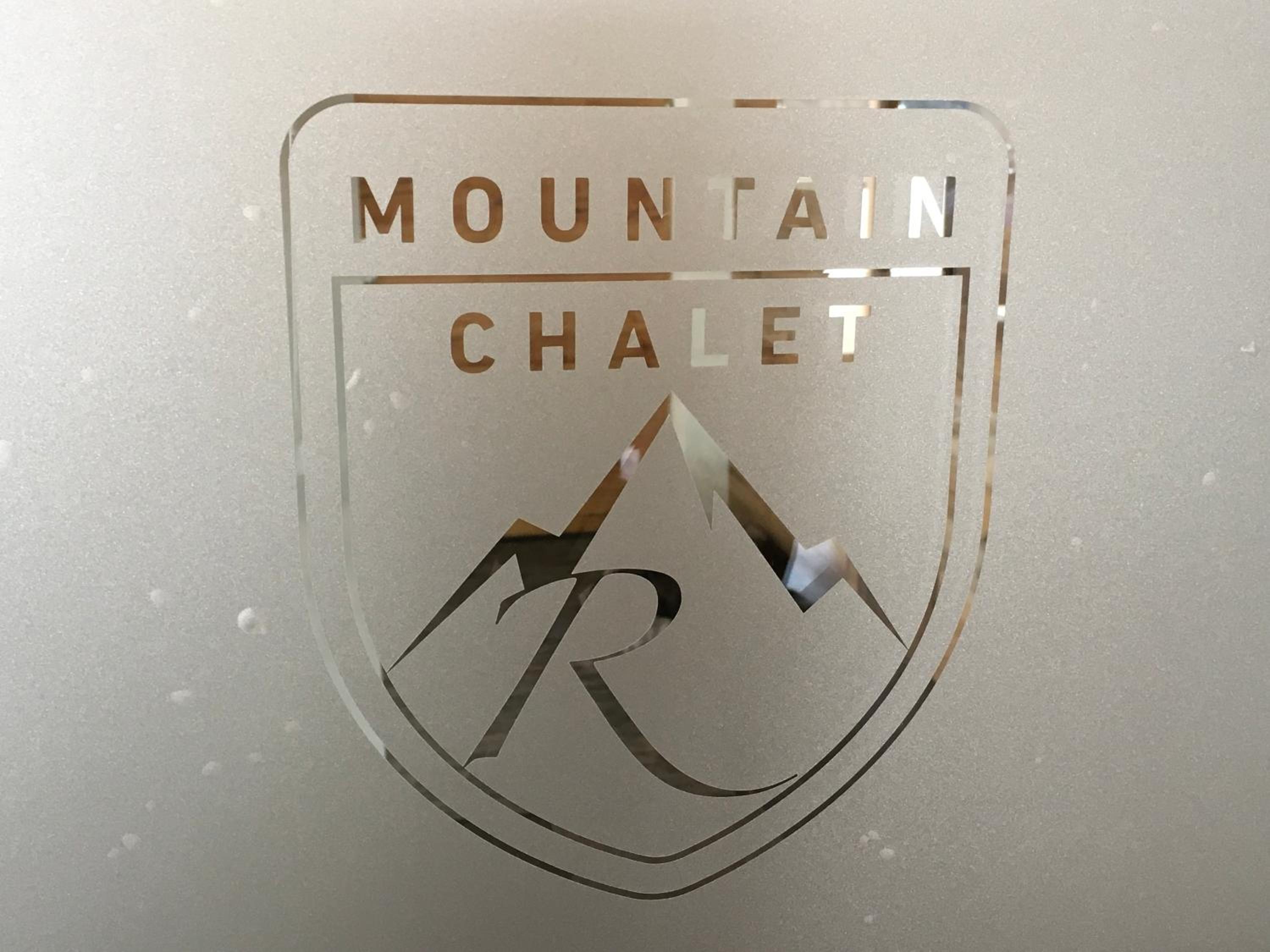 Mountain Chalet R