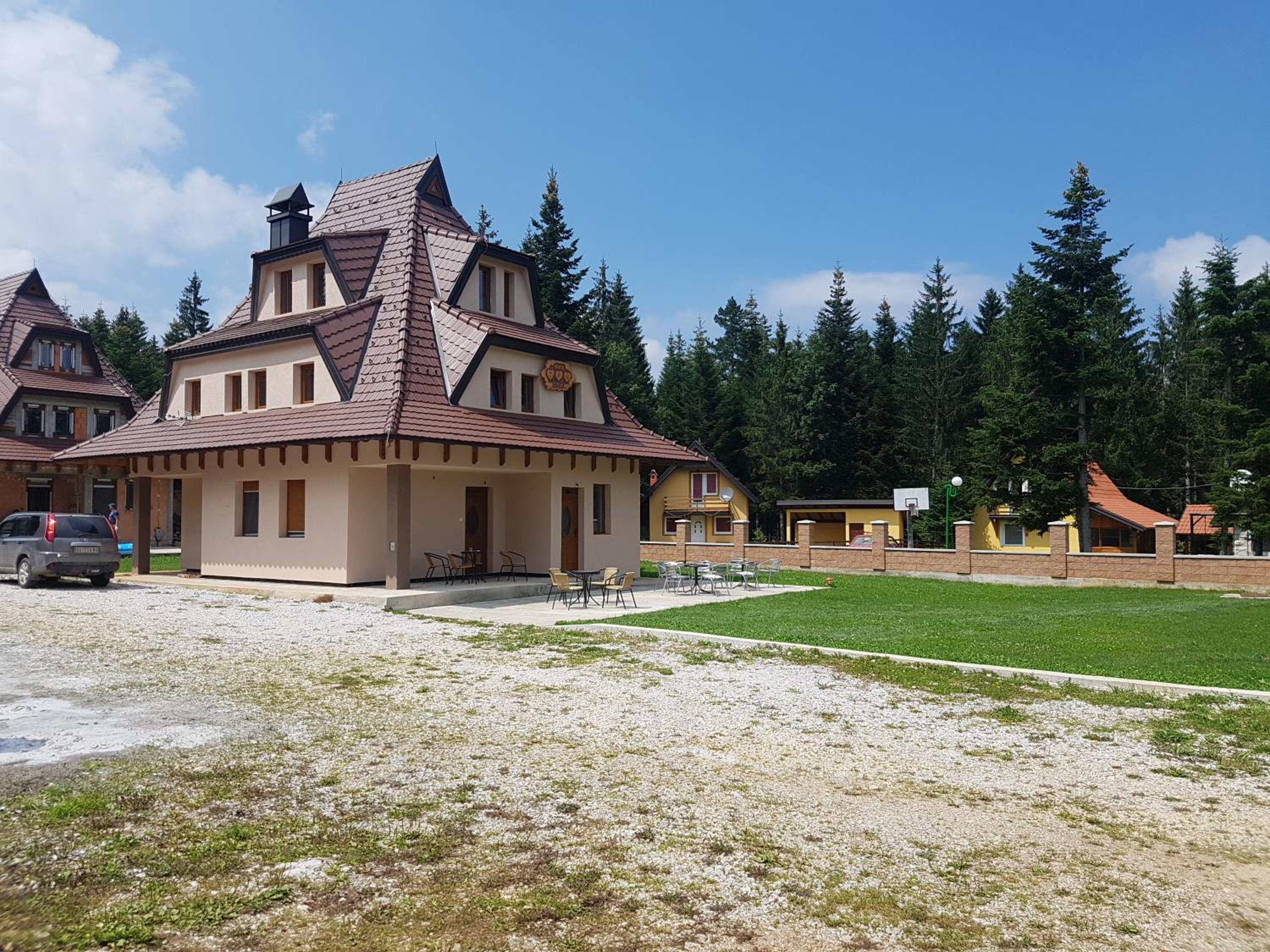 Vila Tri Srca view 5