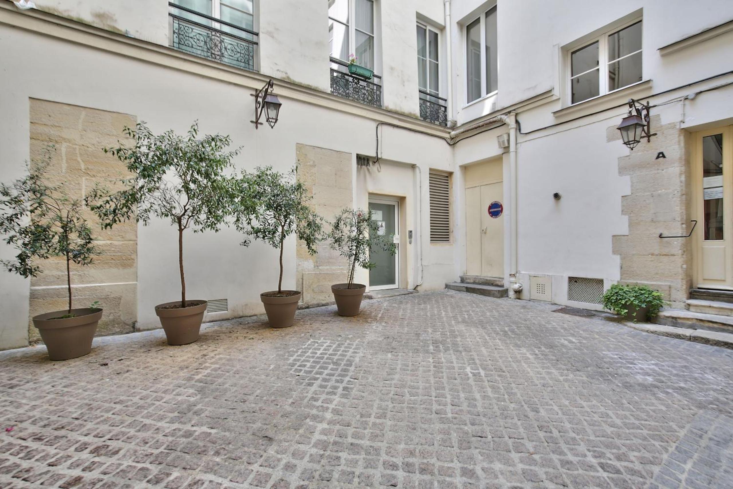 69 - Authentic Parisian Home