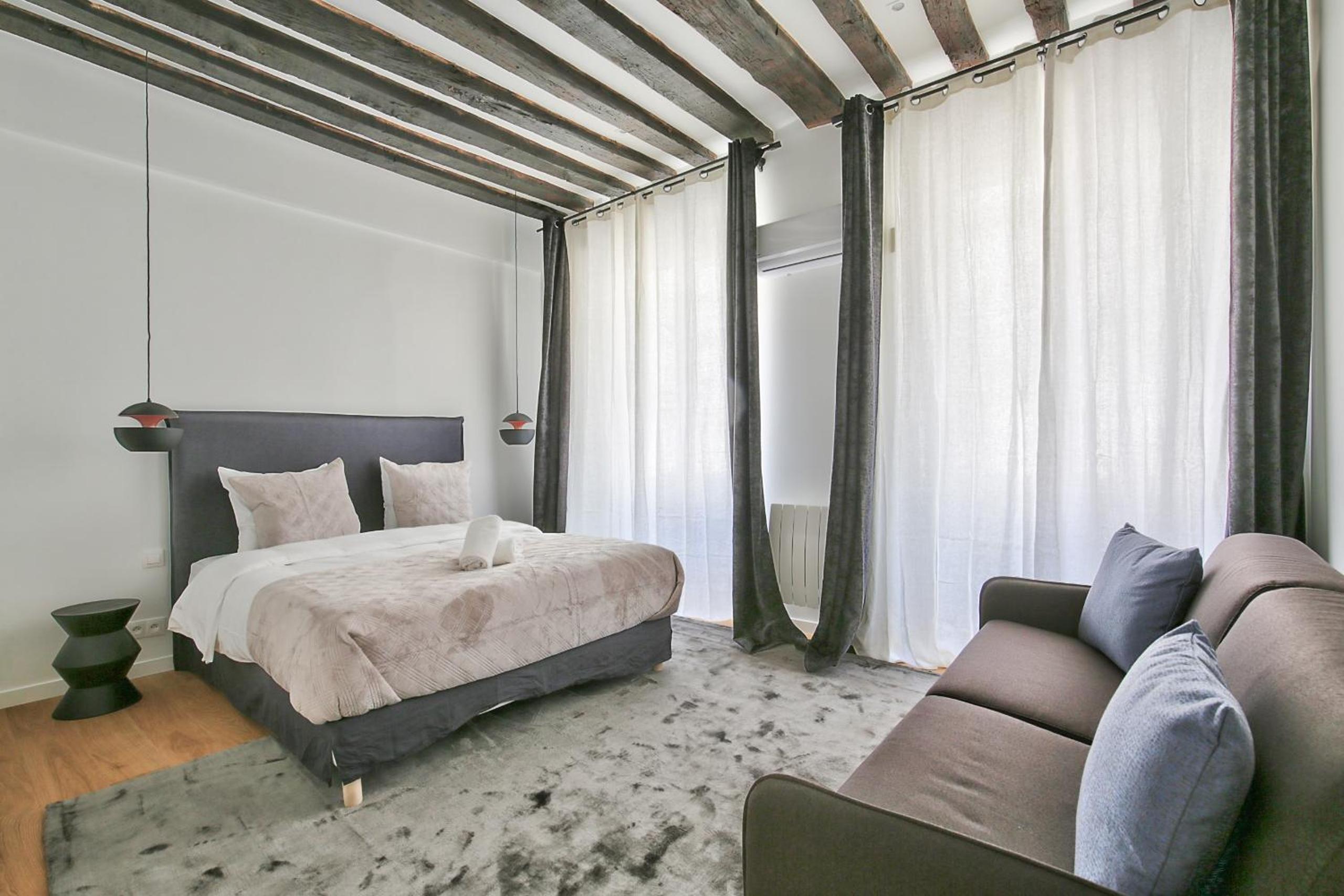 69 - Authentic Parisian Home