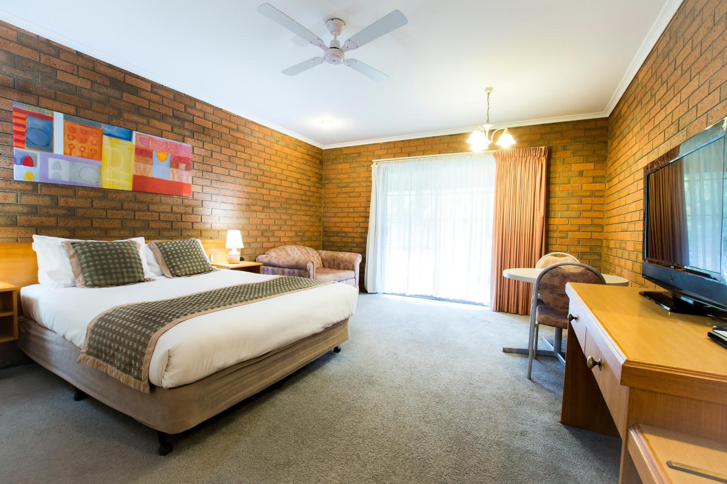 Sportslander Motor Inn