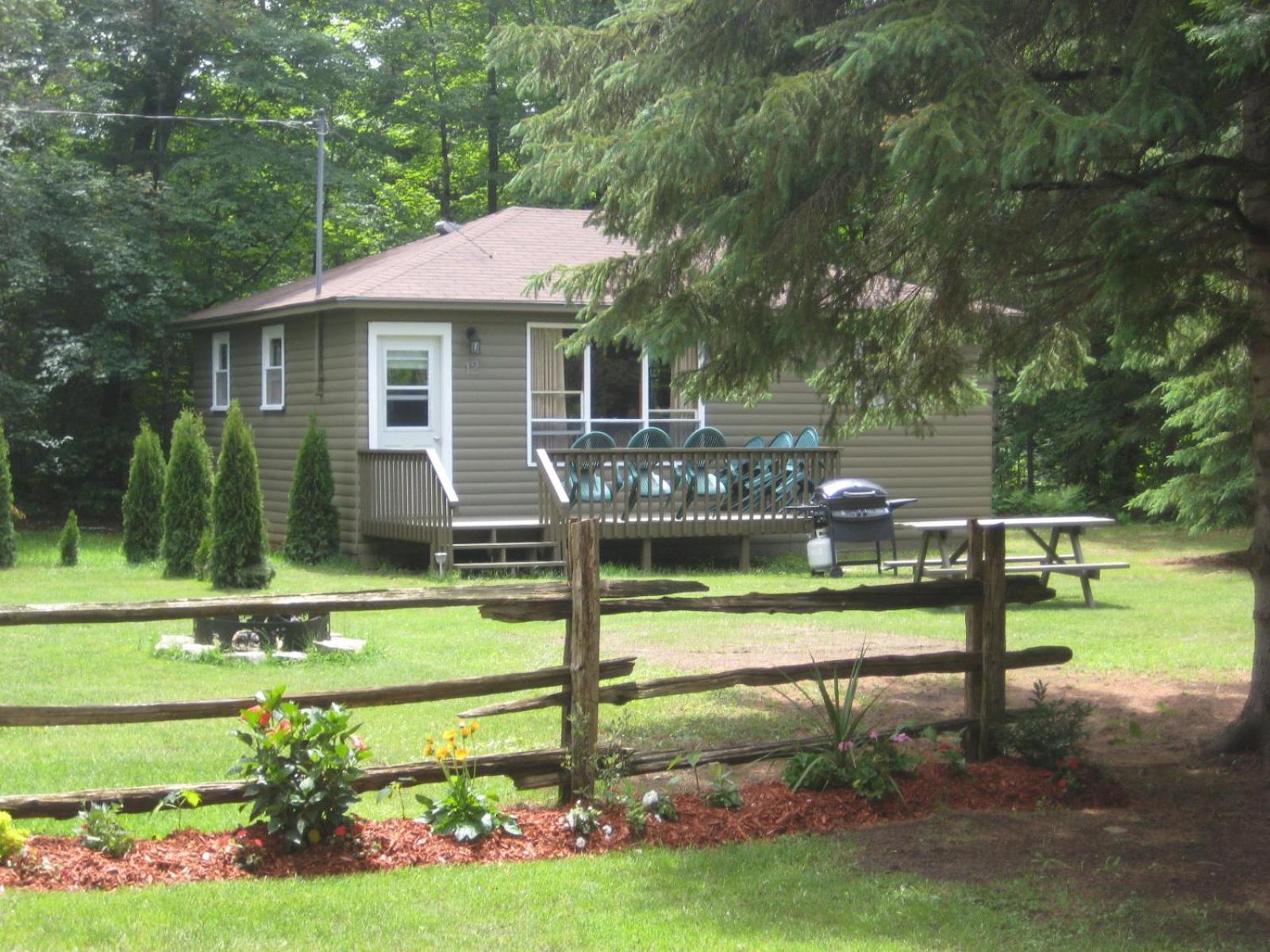 Cloverleaf Cottages