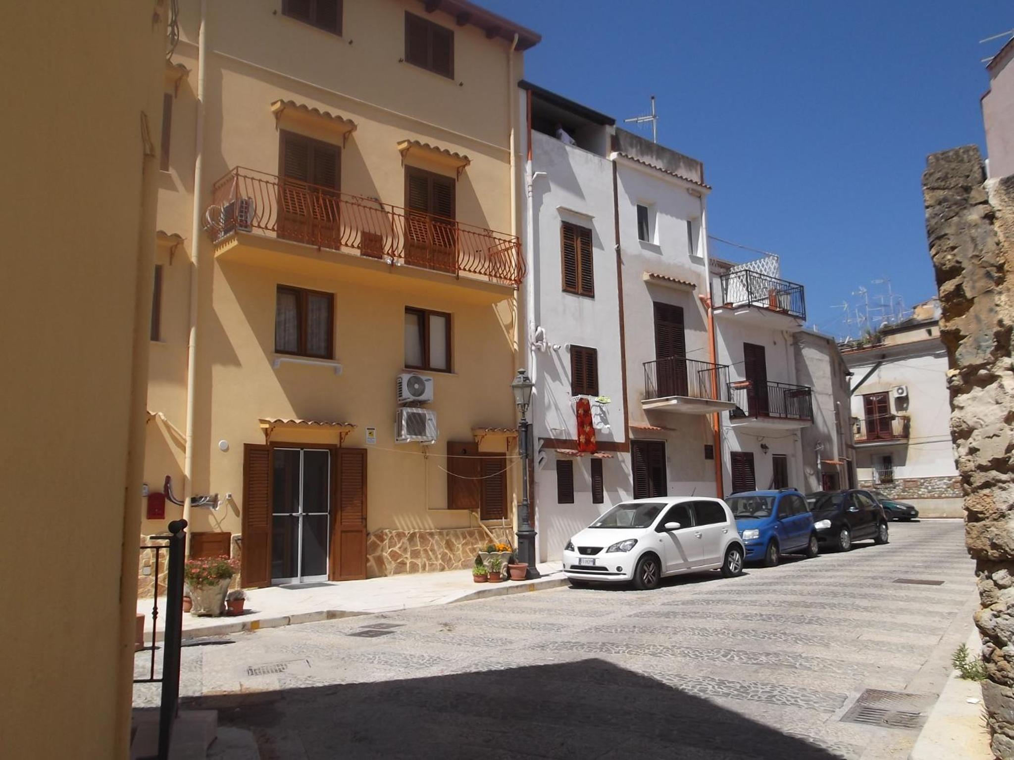 Sunshine Apartments