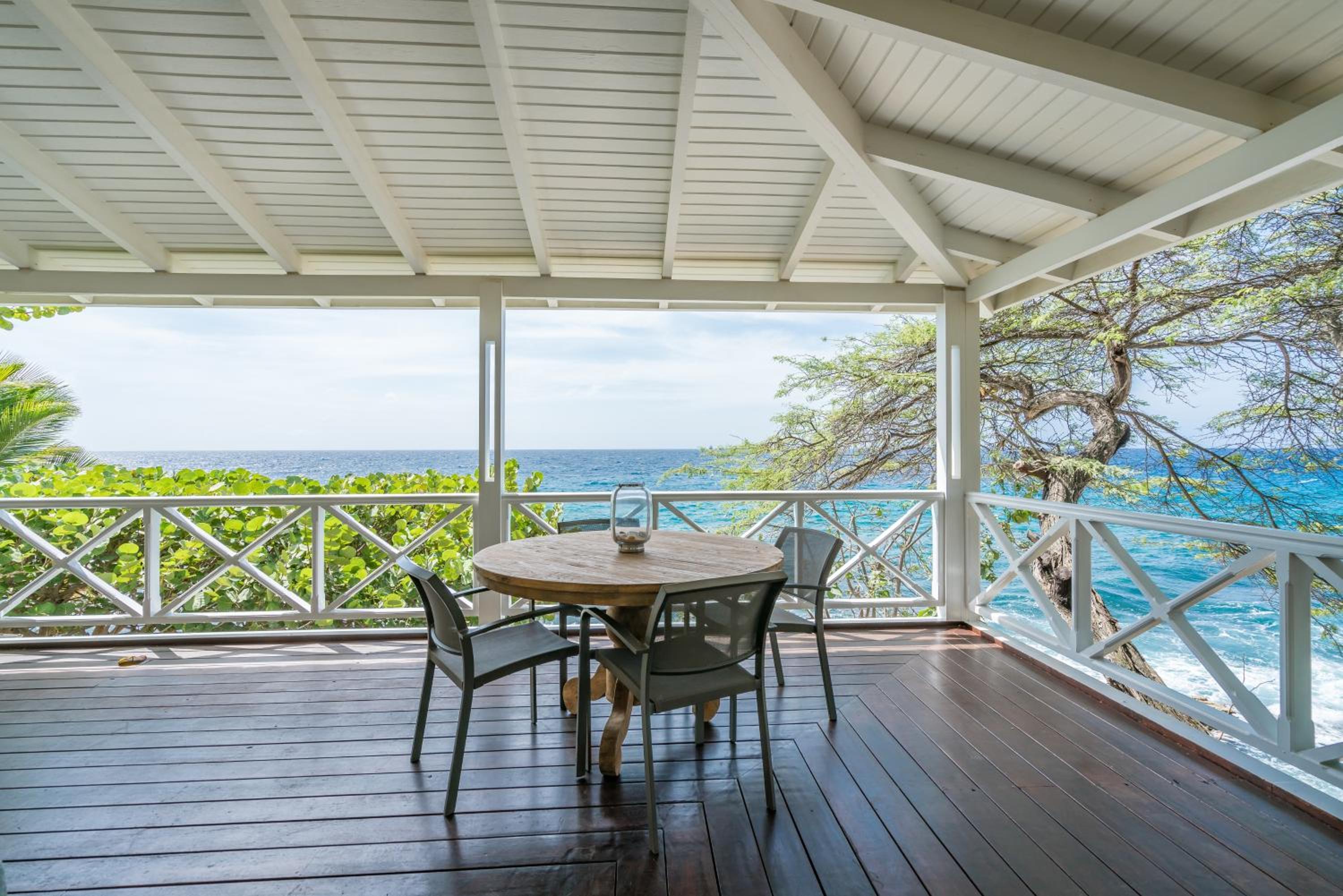 Sirena Bay Estate