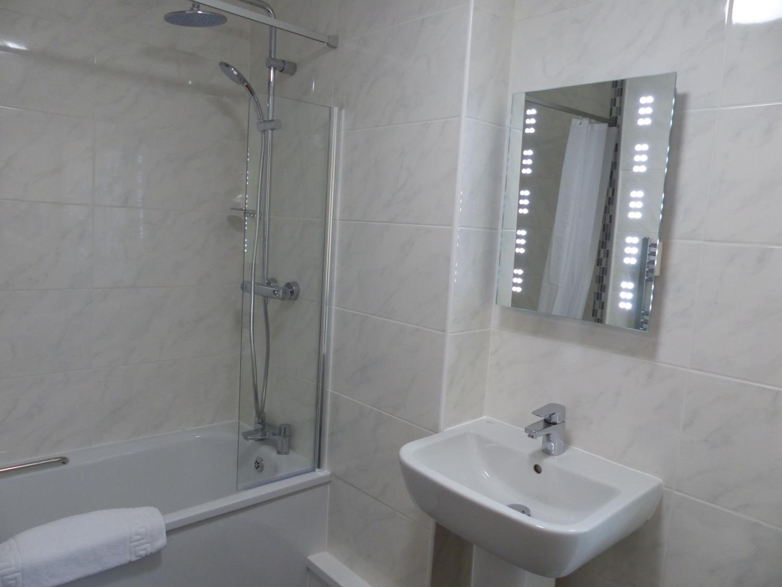 Farnham Vacations - Farnham House Hotel - Property Image 12