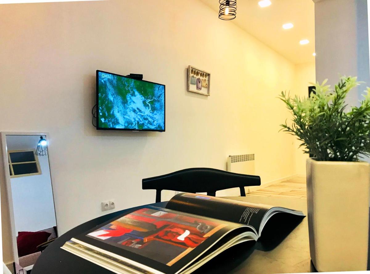 City Center Apartments by Happy Place