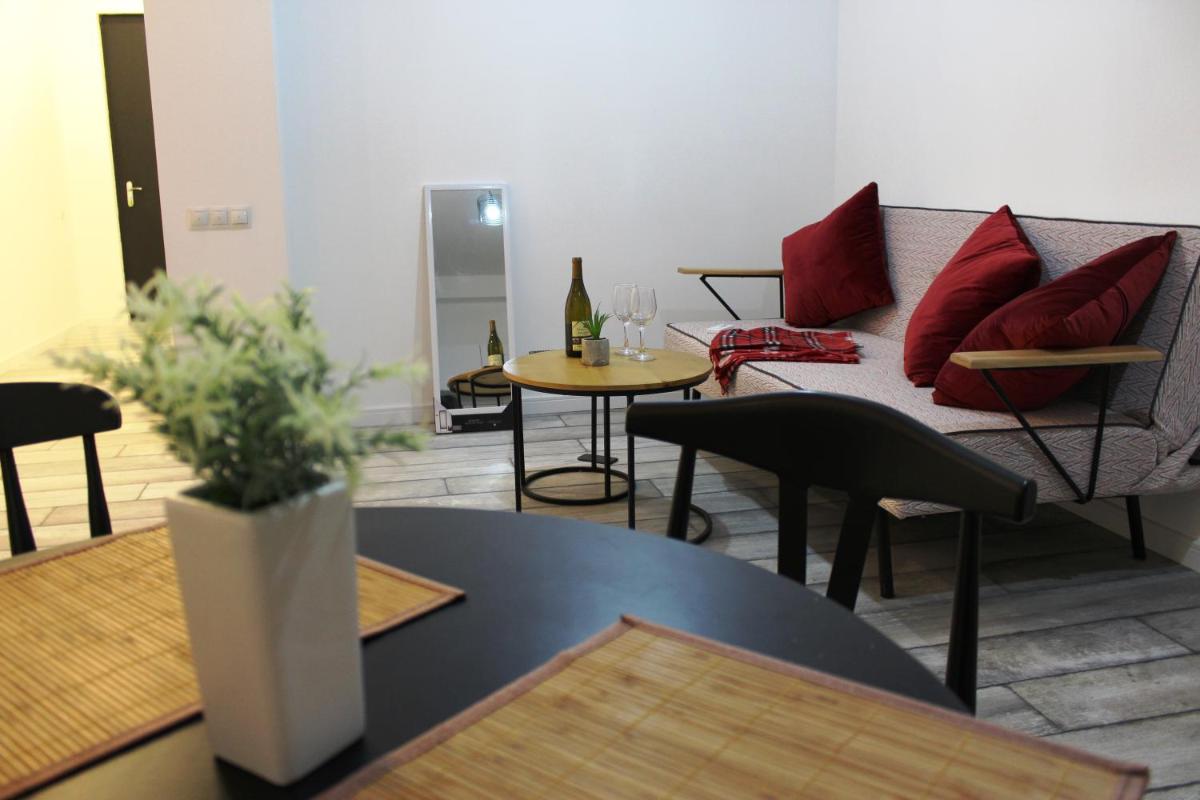 City Center Apartments by Happy Place