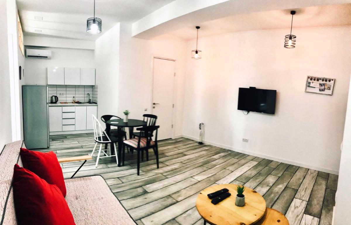 City Center Apartments by Happy Place