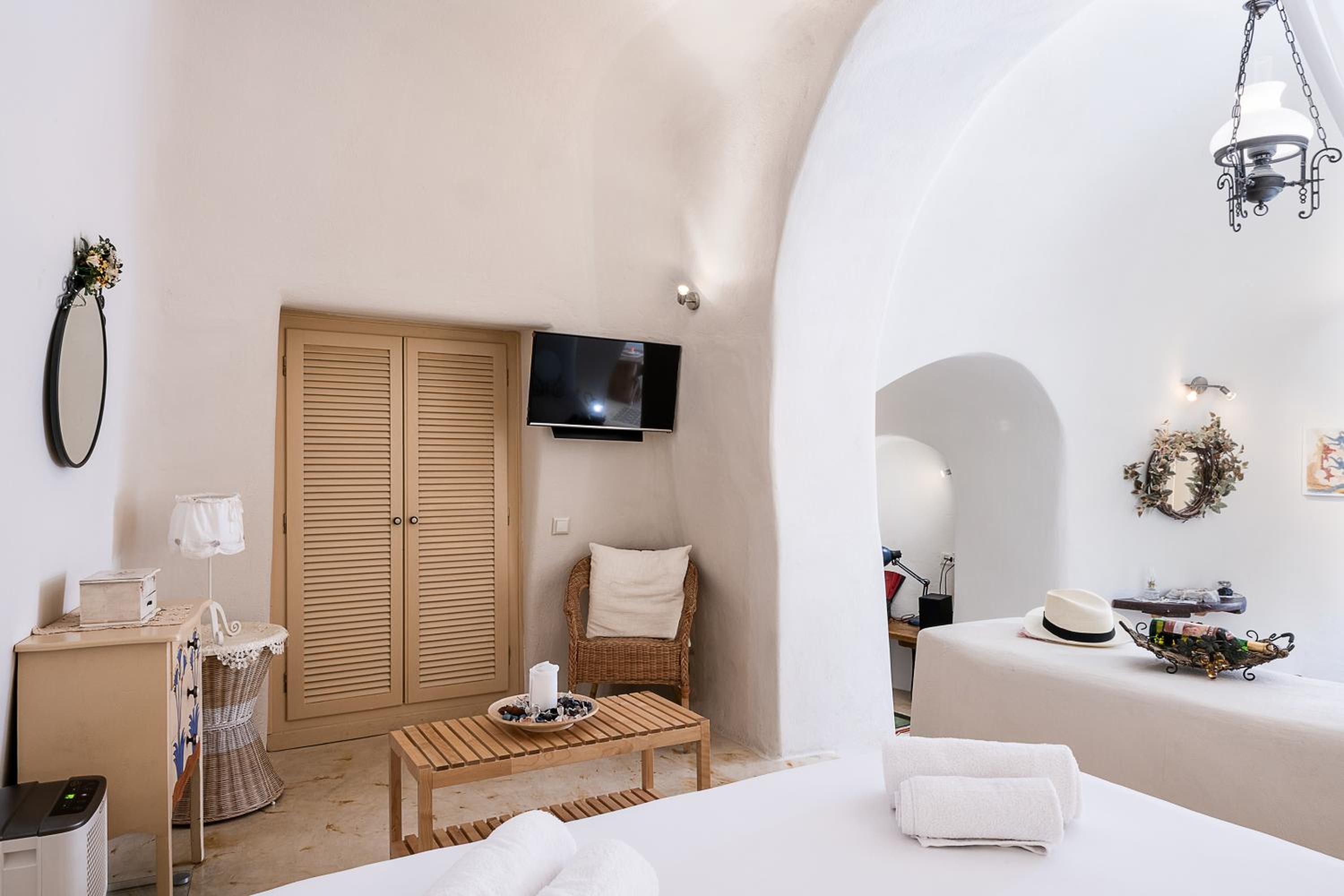 Flora's House & Cave Winery photo 5