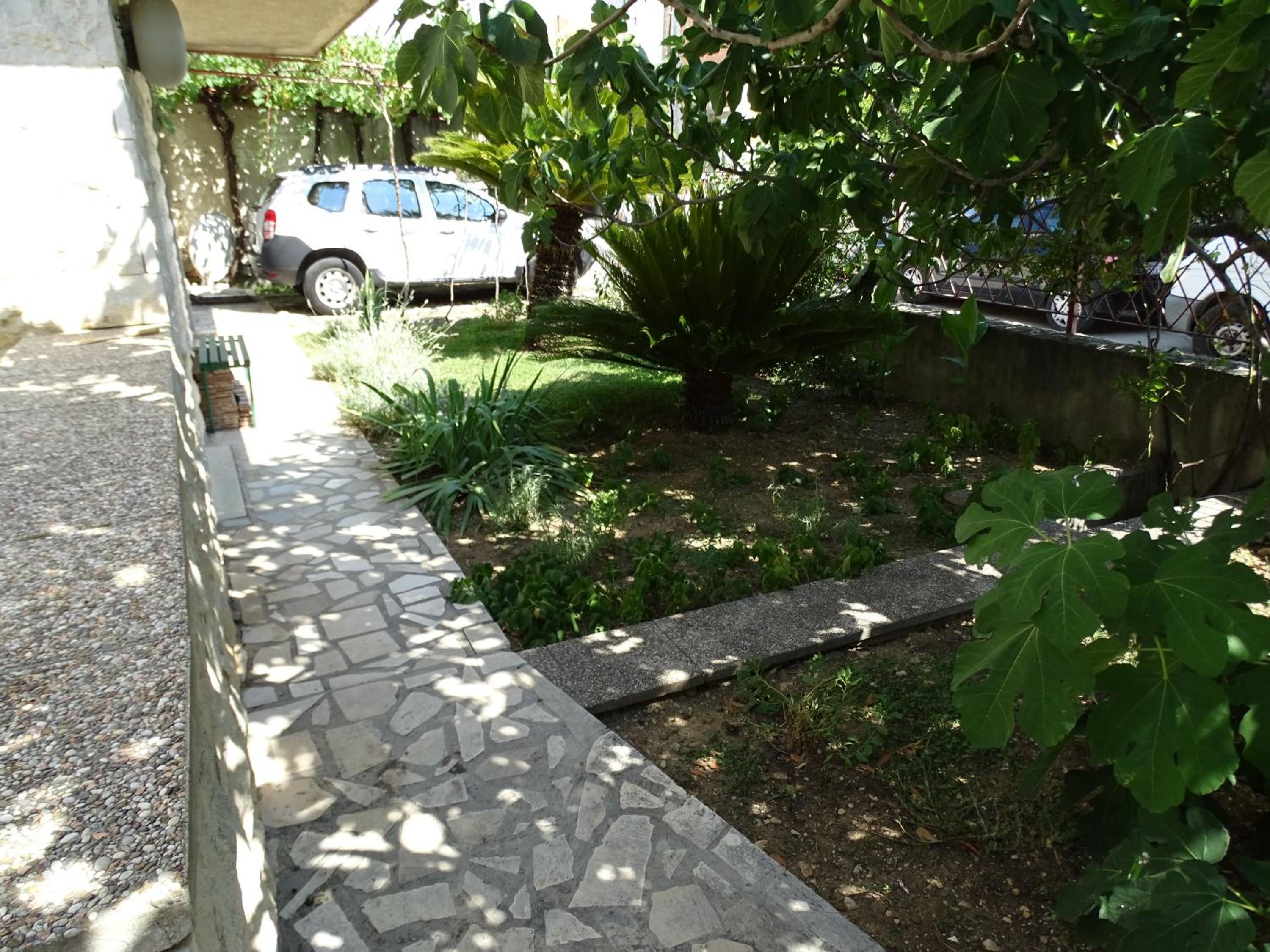 Job studio apartments view 4