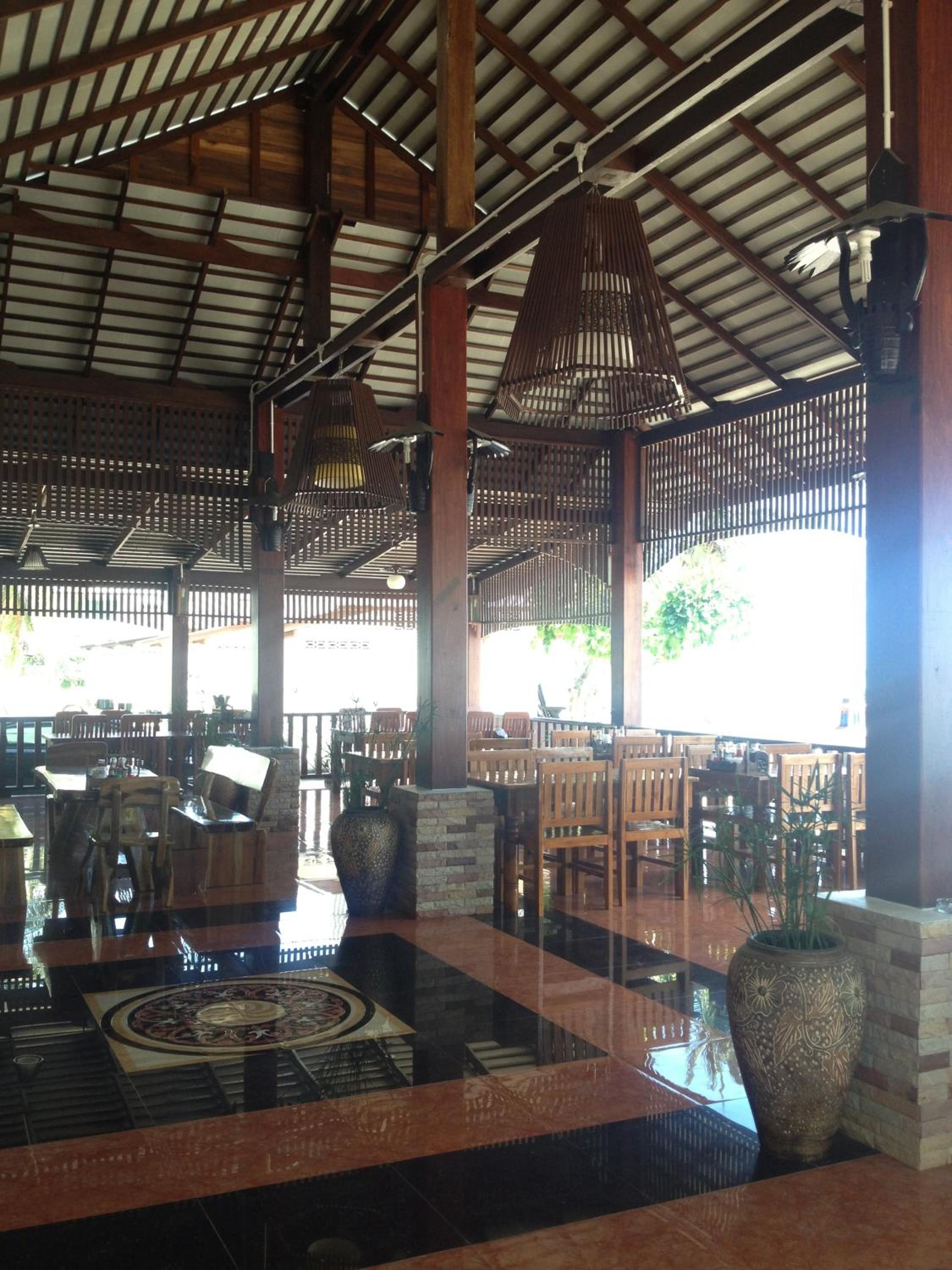 Mac's Bay Resort