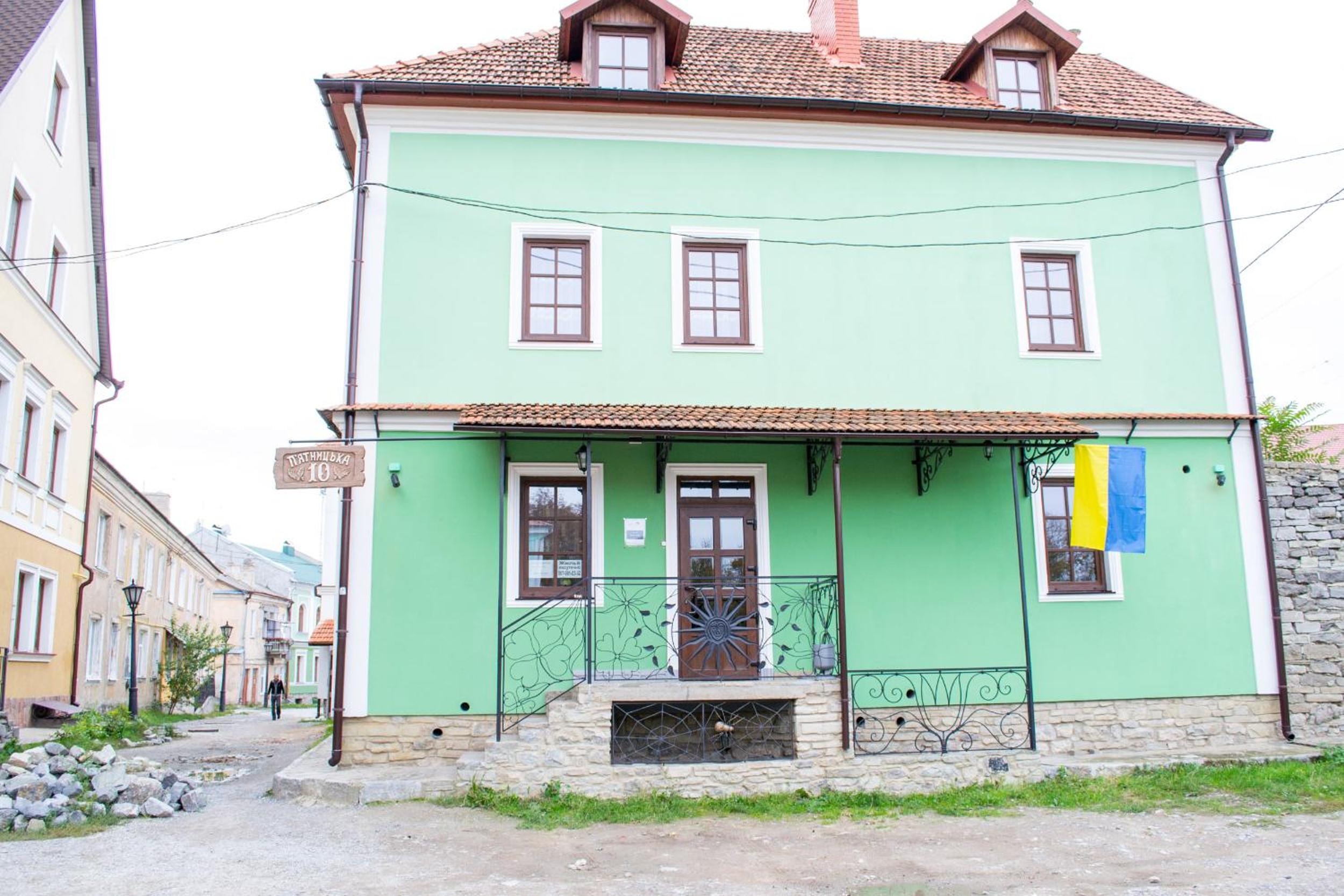 Home Hotel, photo 20