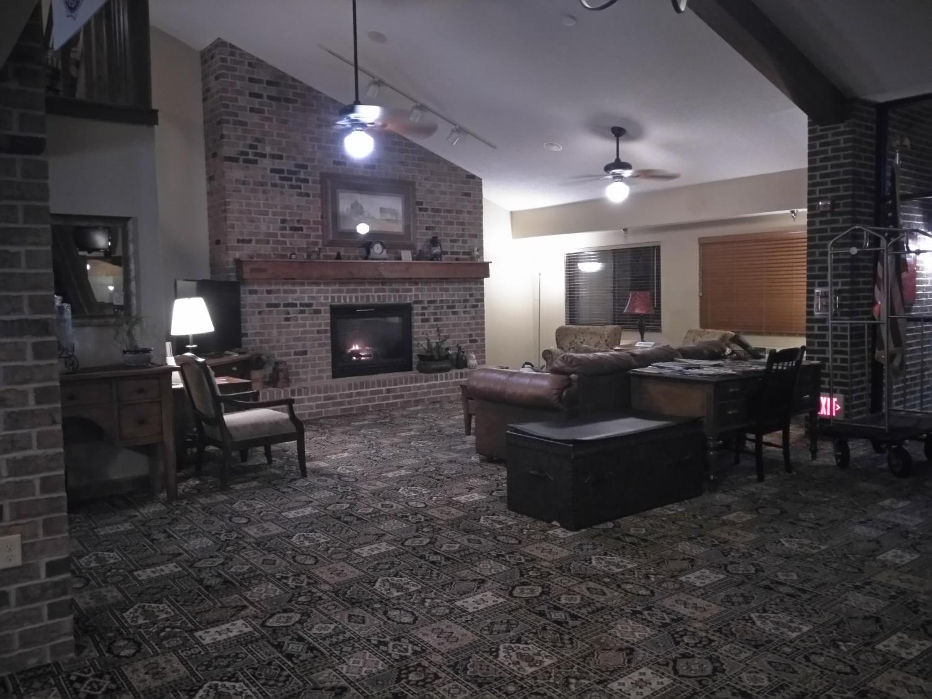 Madelia Hotel & Suites