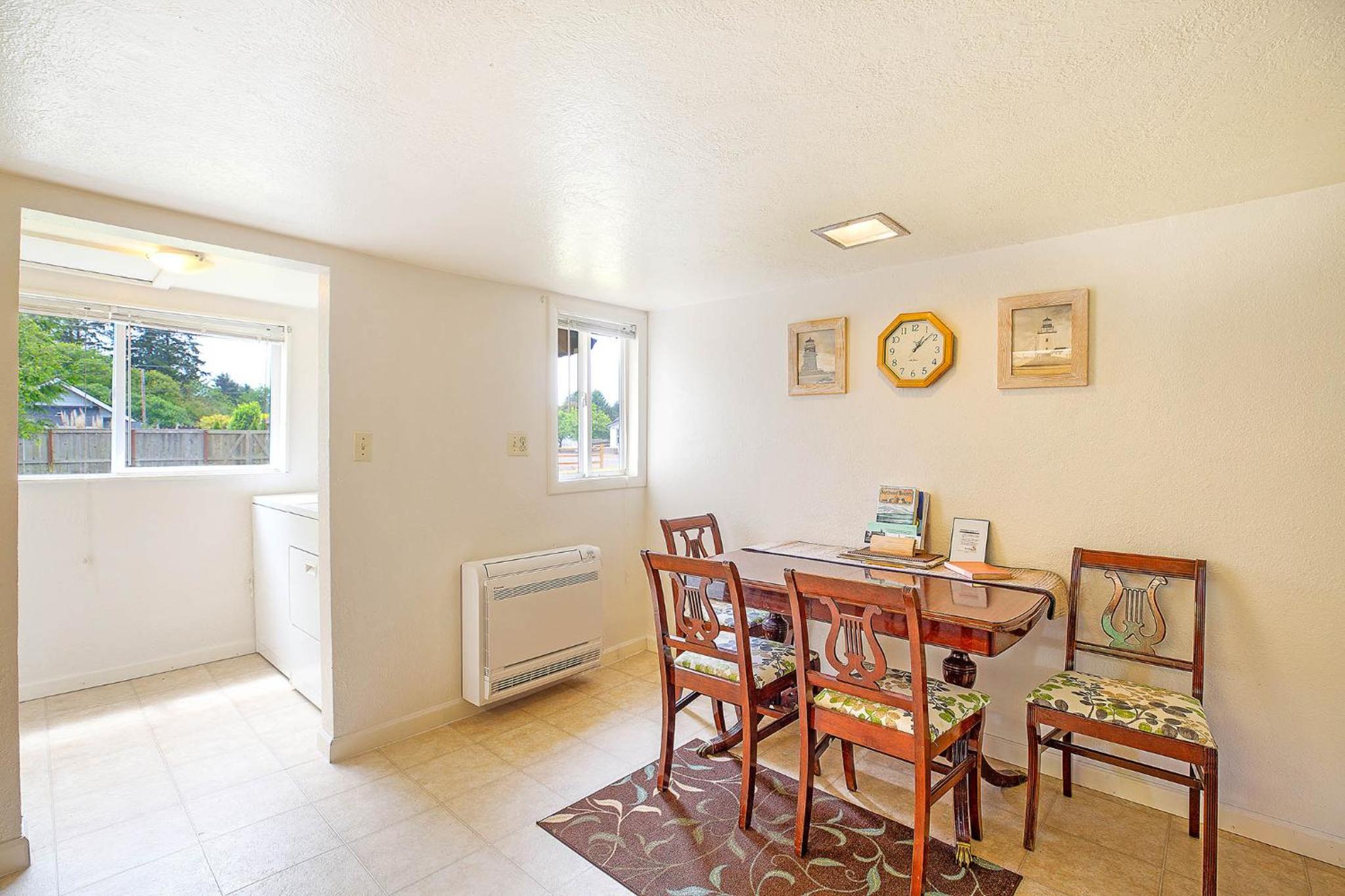 Hotel Crabbin Cabin - You Won't Be Crabby After Staying Here! - Image 1